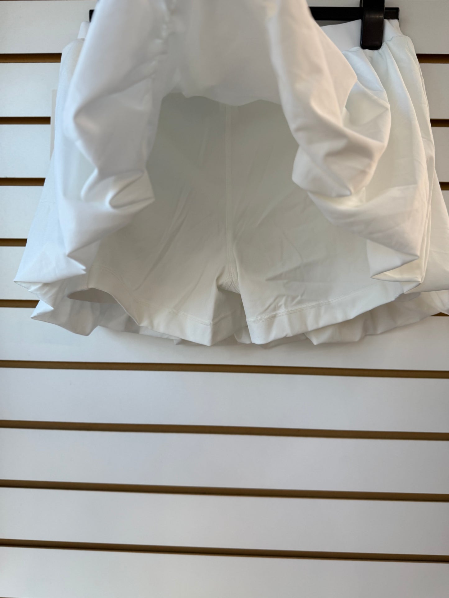 NWT Lululemon white bubble hem skirt sz Large