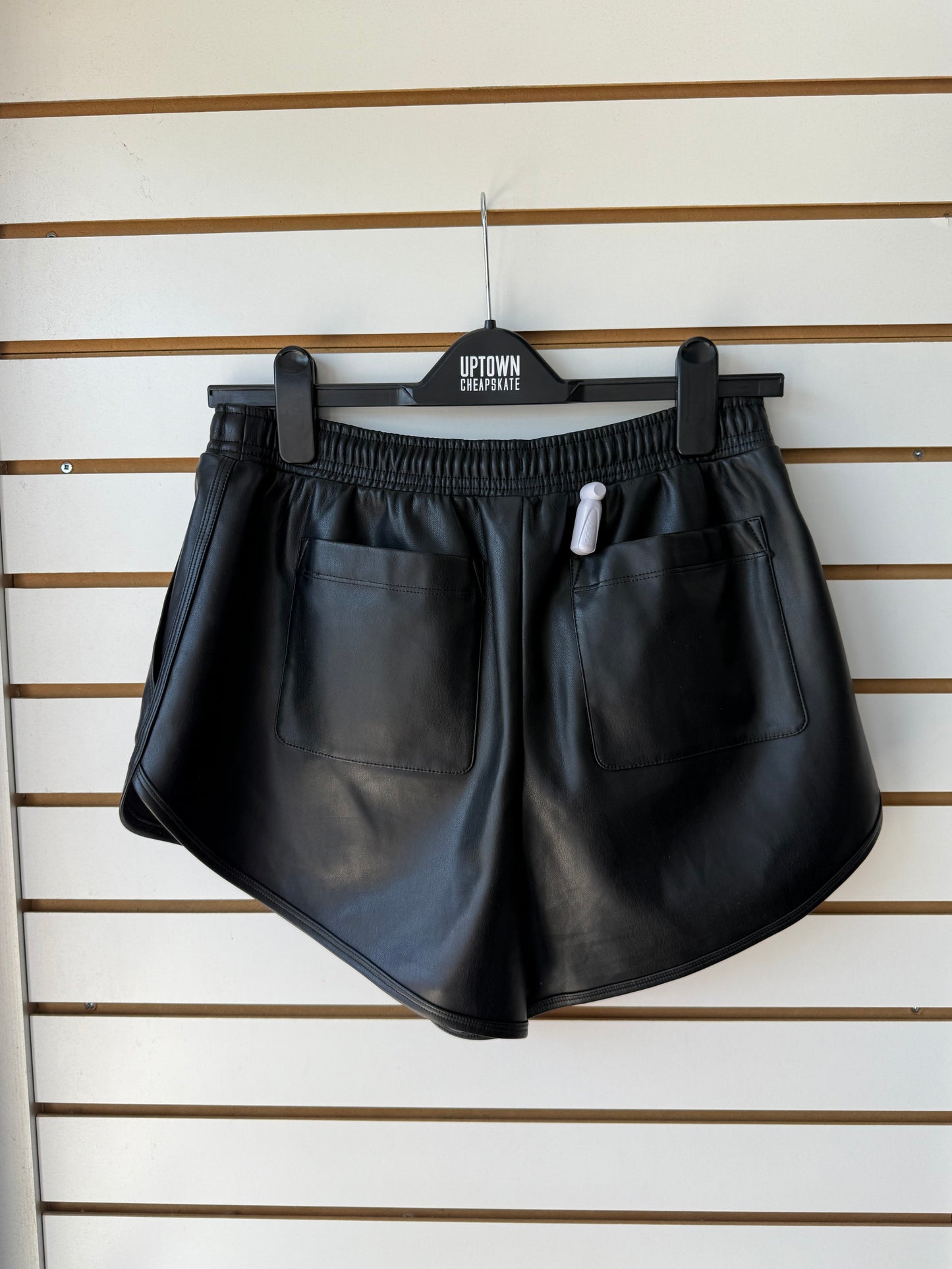 ALO Yoga Women’s Faux Leather Power Hour Short, Black, size Medium