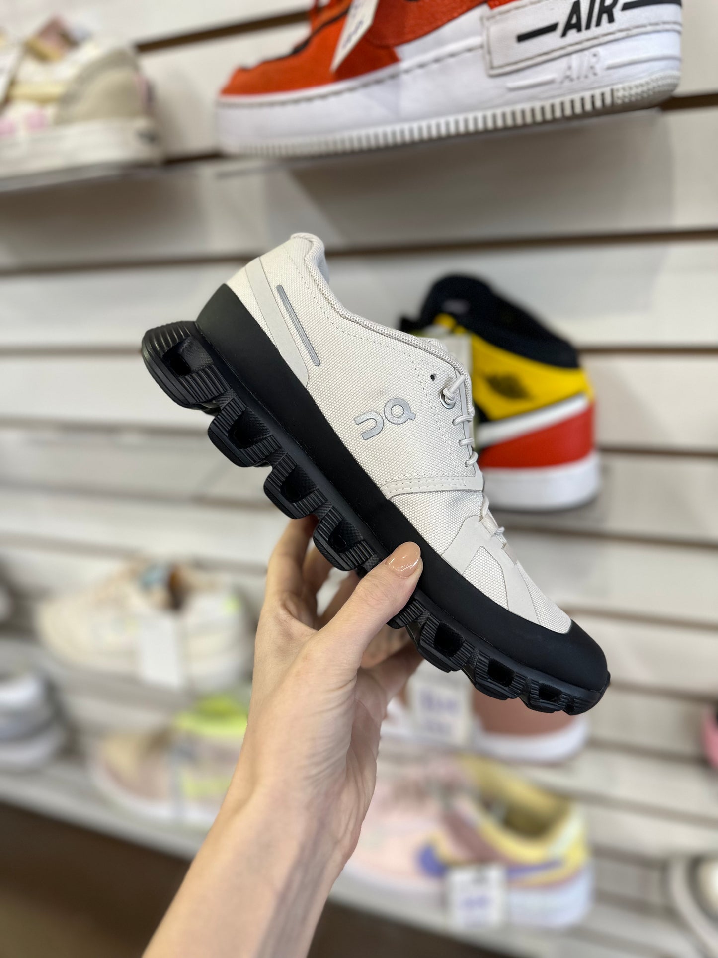 Women’s On Cloud 5 Ready in pearl/magnet sz 7 (RESERVED)