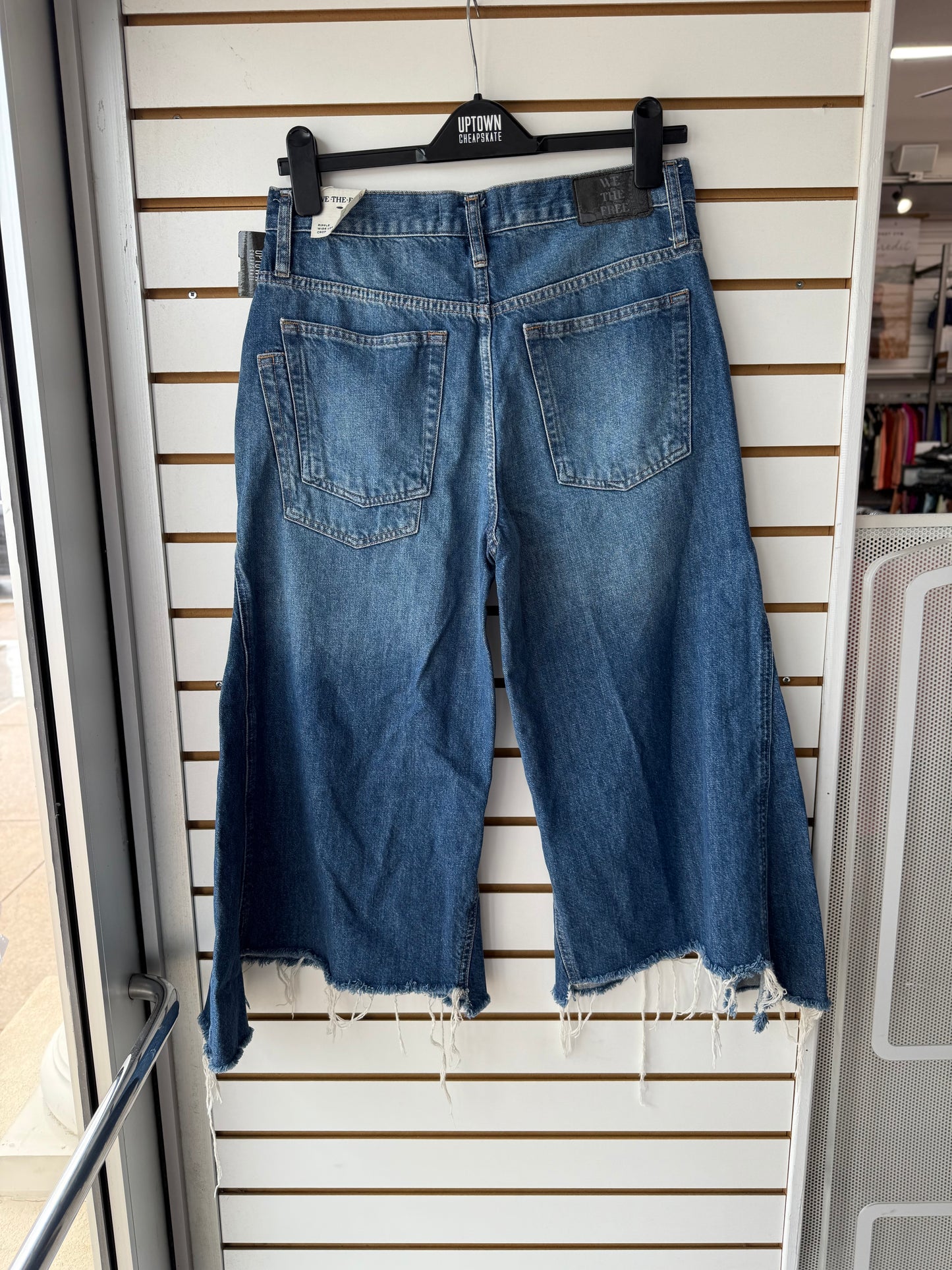 NWOT We the Free Ripple wide leg cropped capris size 28