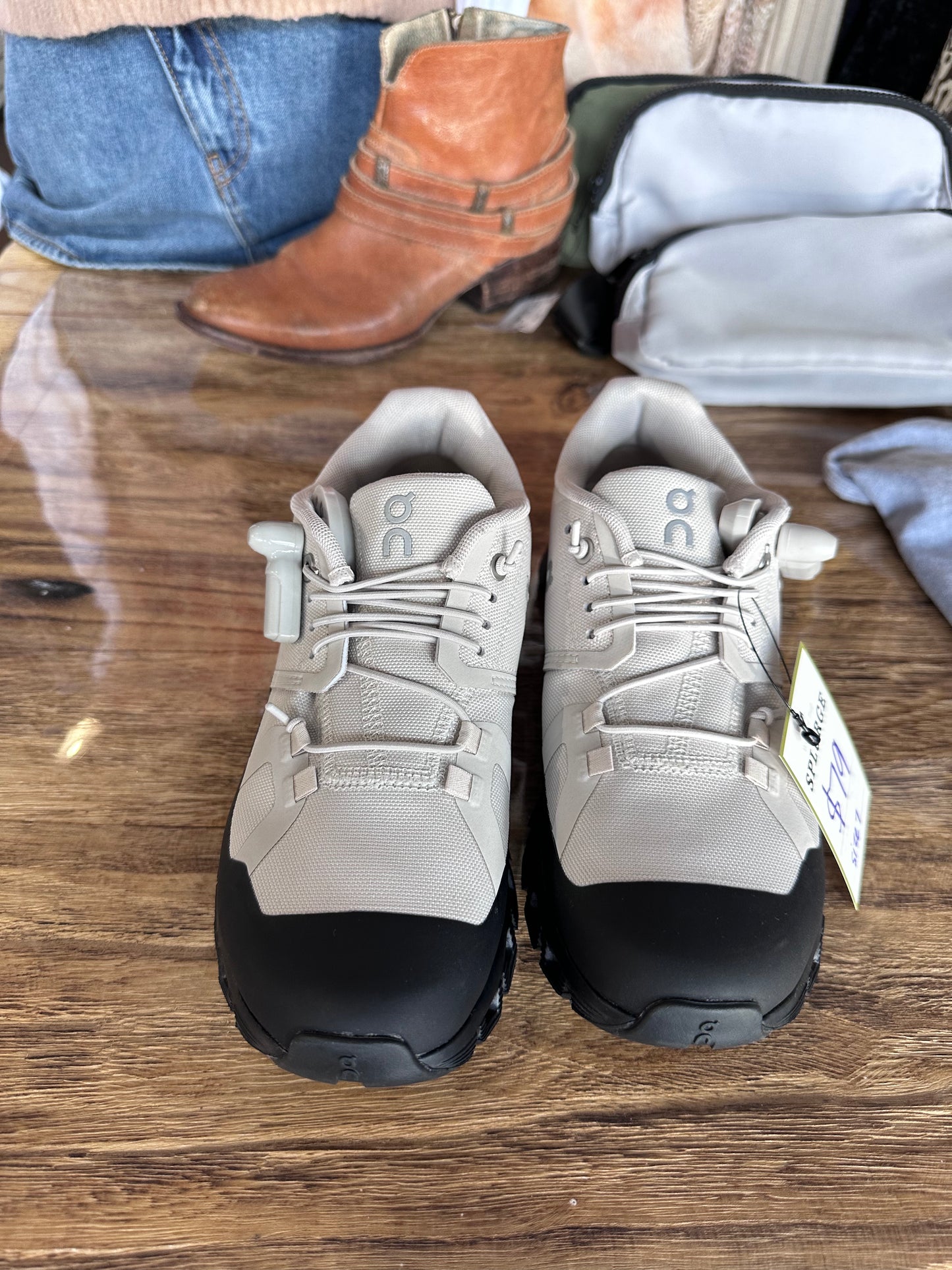 Women’s On Cloud 5 Ready in pearl/magnet sz 7 (RESERVED)
