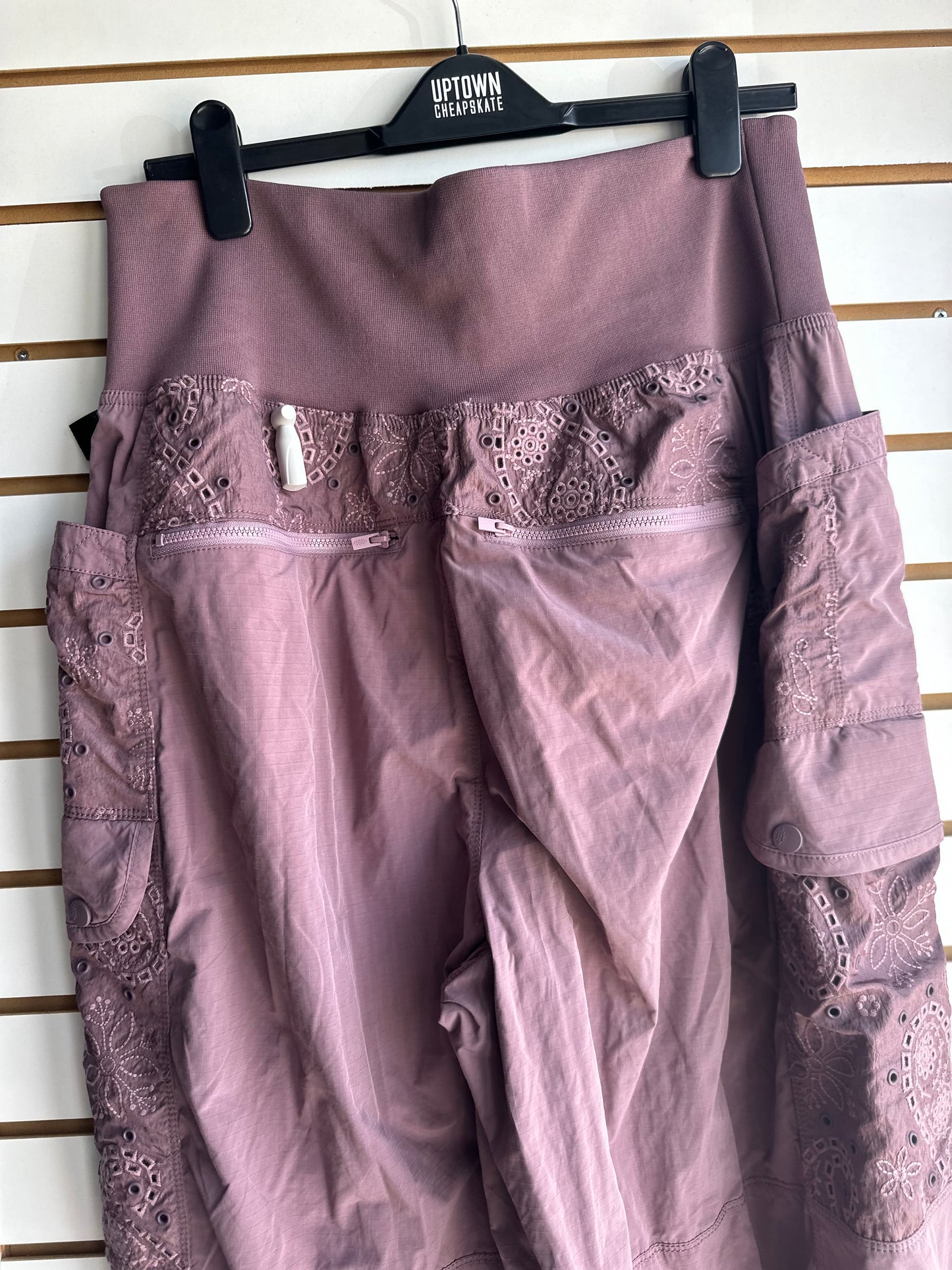 Free People Eyelet You Bet dusty purple pants sz Large