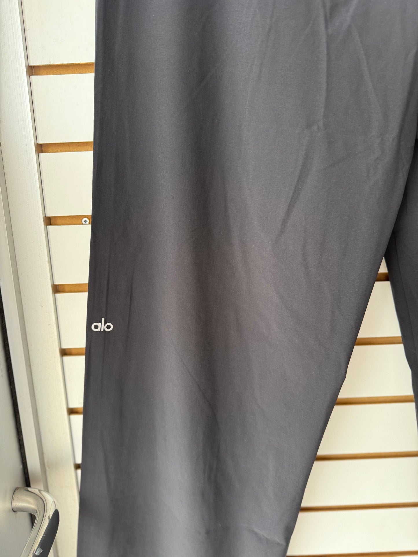 NWT ALO Yoga suit up trousers (regular) size large