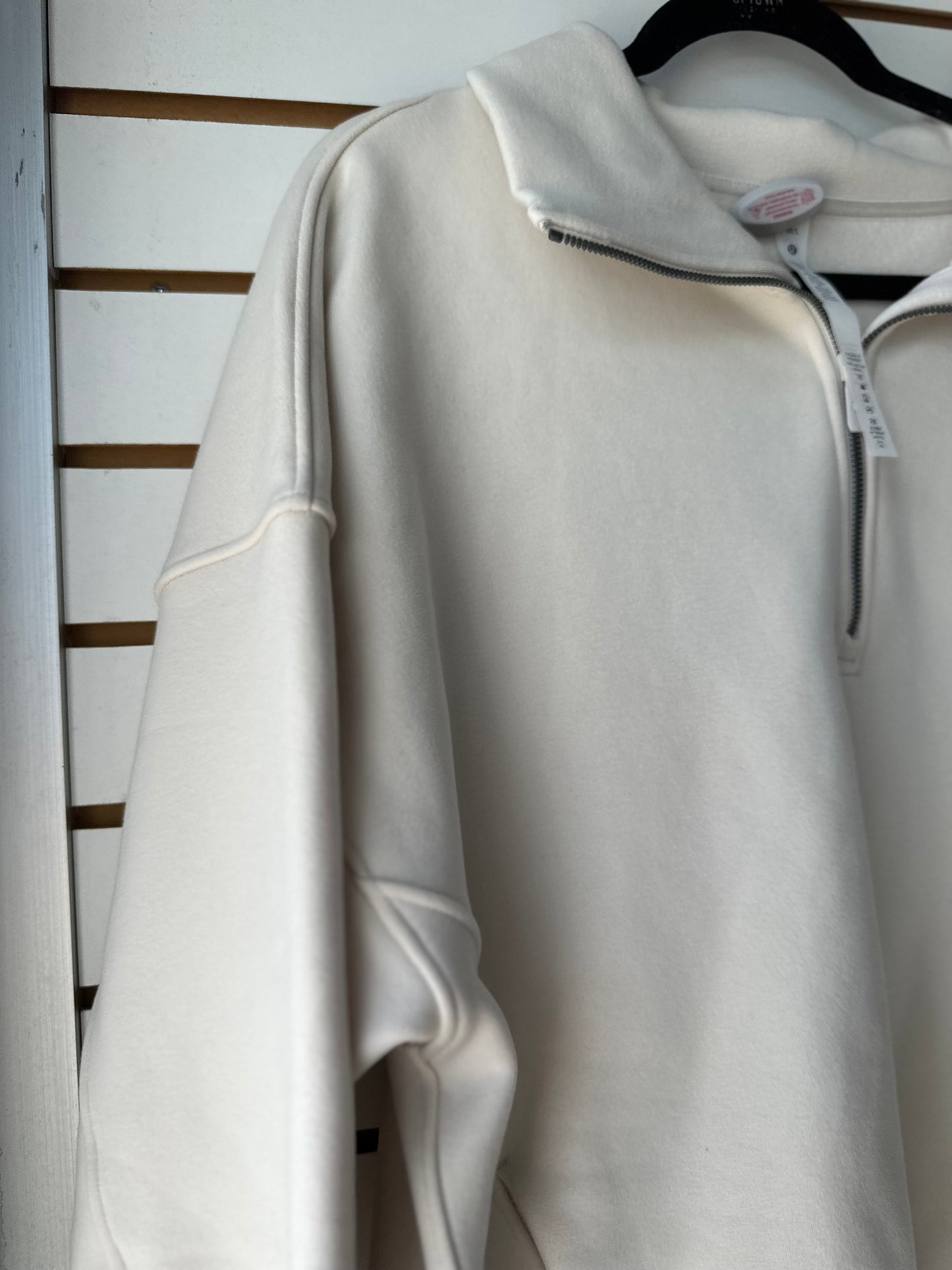Lululemon cream half zip thick fleece sweatshirt size M/L