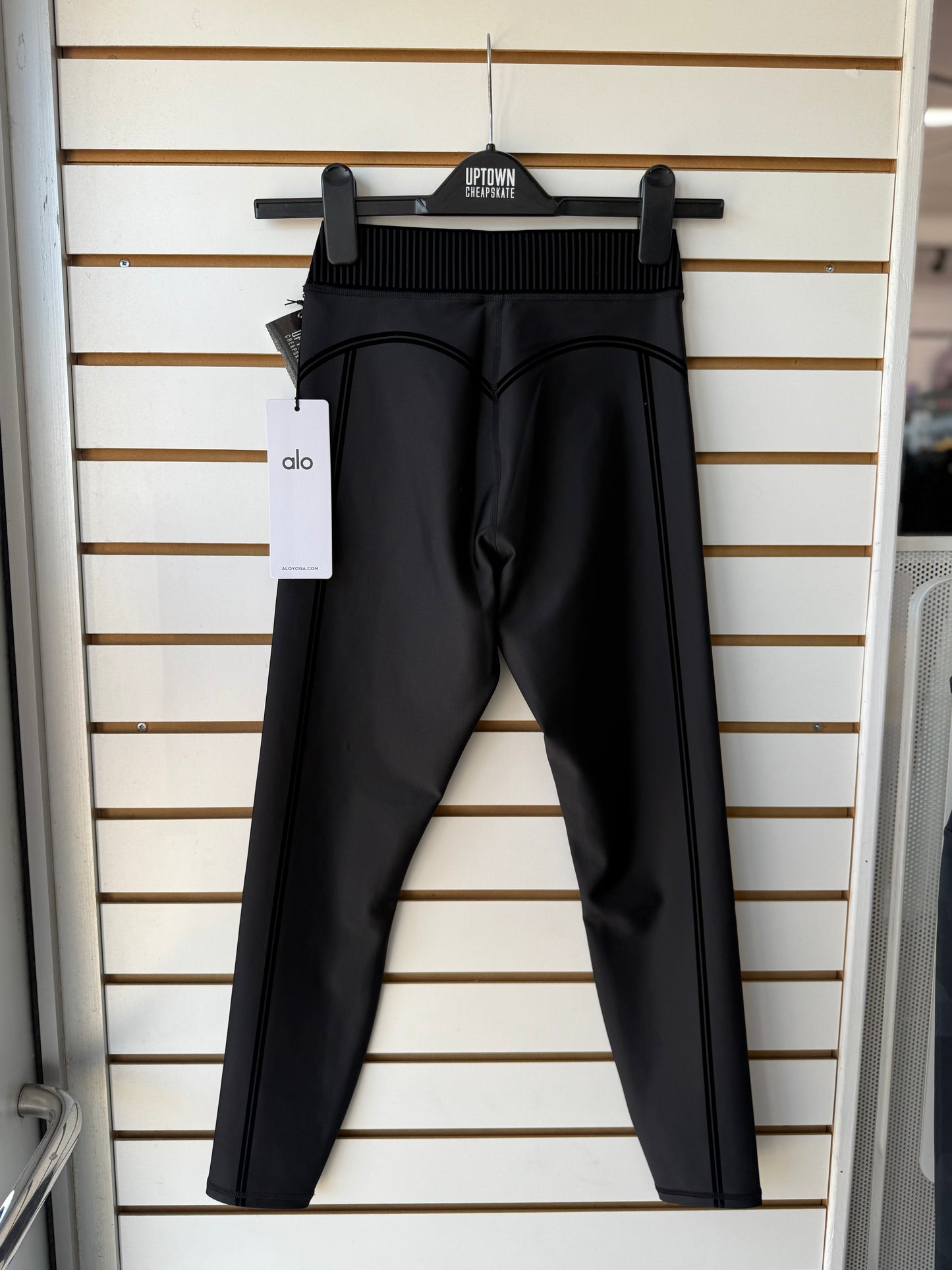 NWT ALO Yoga black airlift high waist 7/8 line up leggings size XS