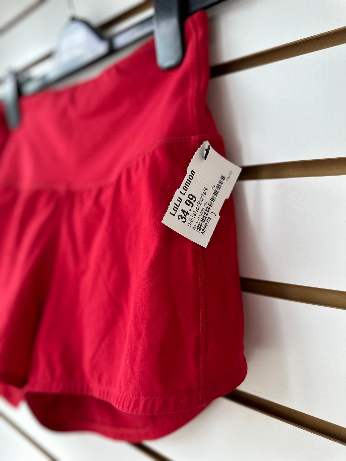 Lululemon red speed up shorts size 4