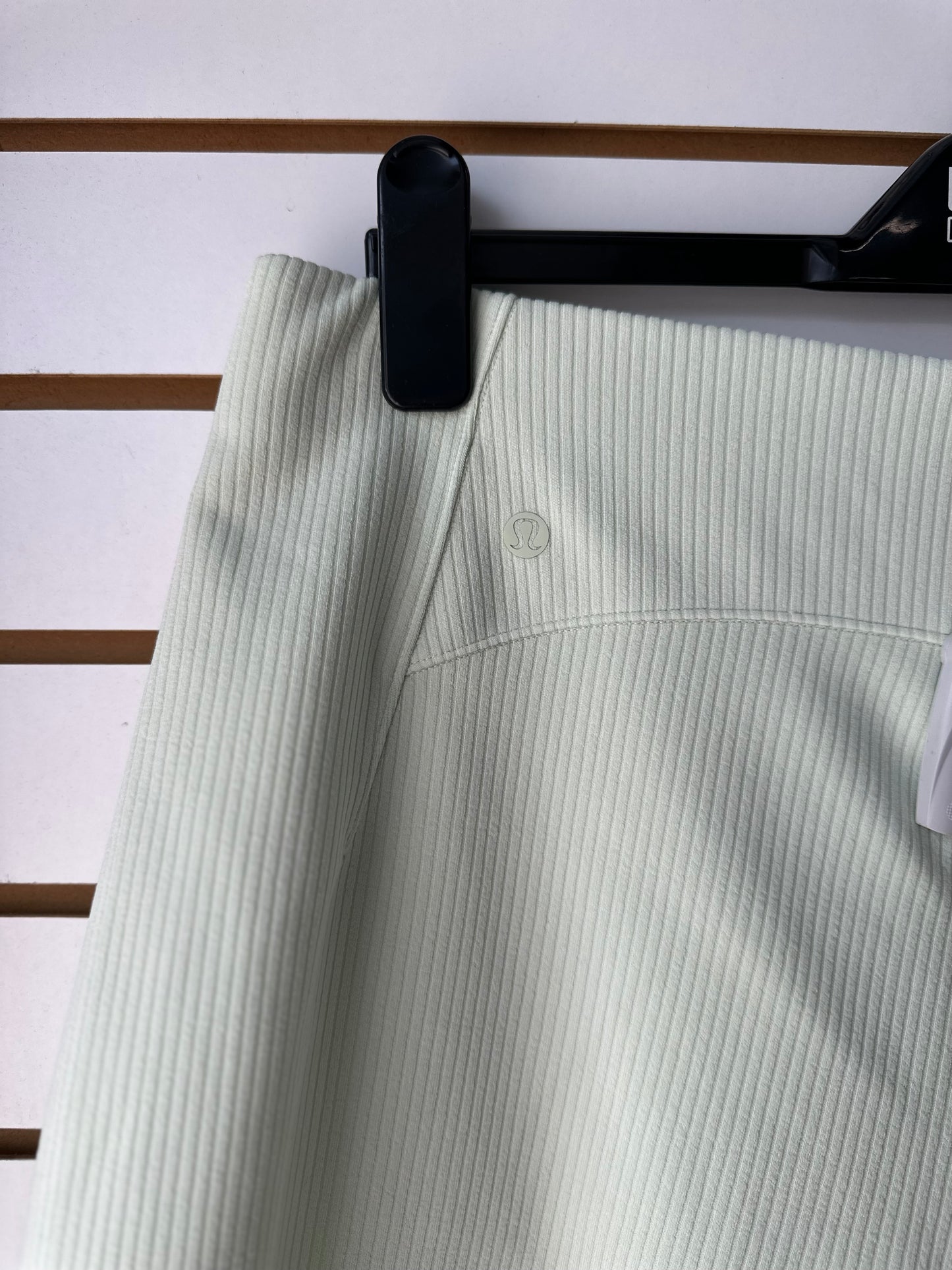 Lululemon sz 14 softstreme ribbed high rise pale green shorts