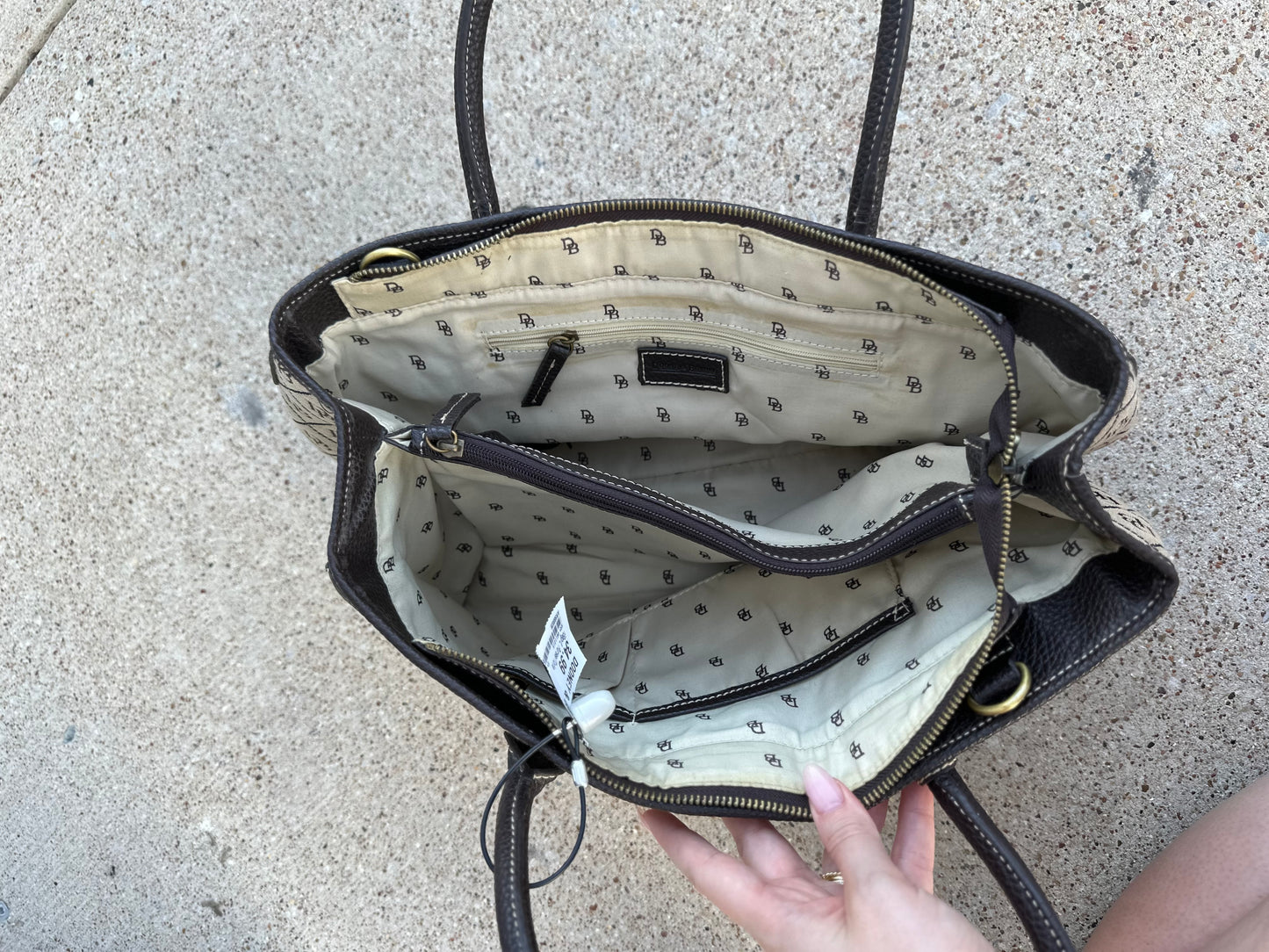 Dooney & Bourke large shoulder bag (no long strap)