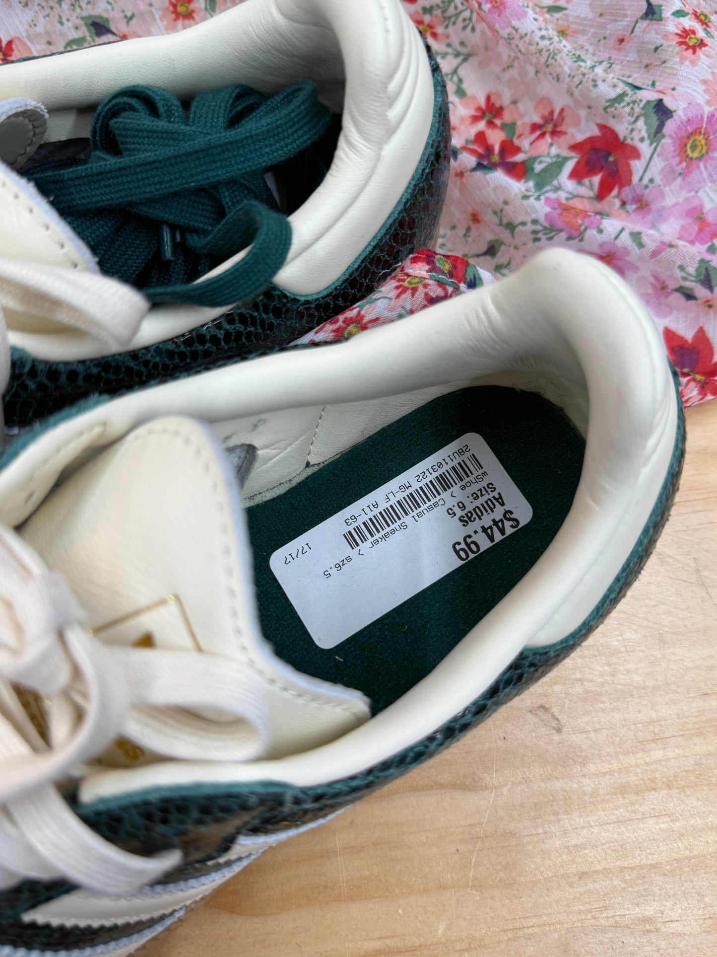 Women’s Adidas Samba OG snakeskin pack collegiate green size 6.5