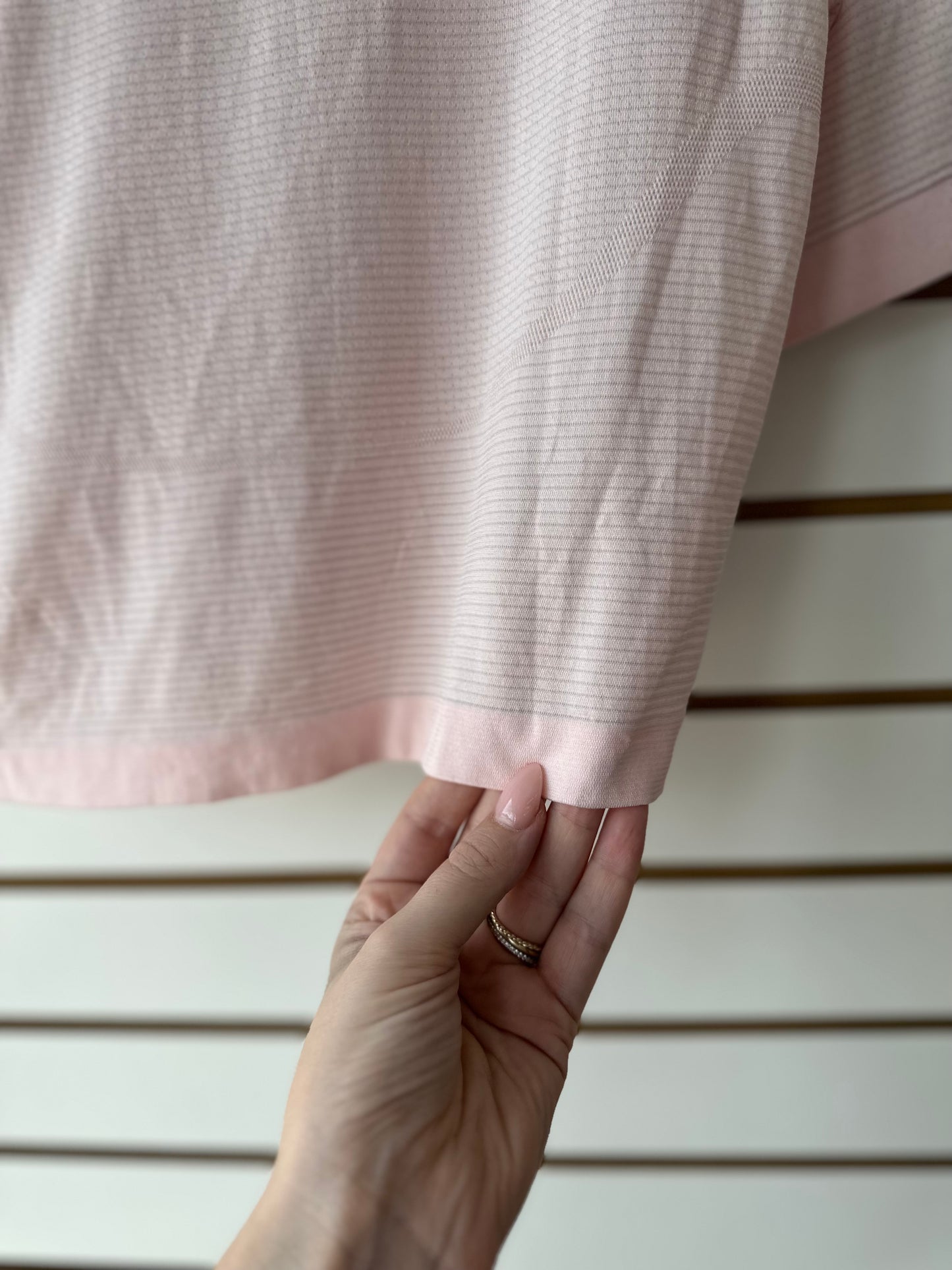 Lululemon swiftly tech cropped polo tee light pink size 4