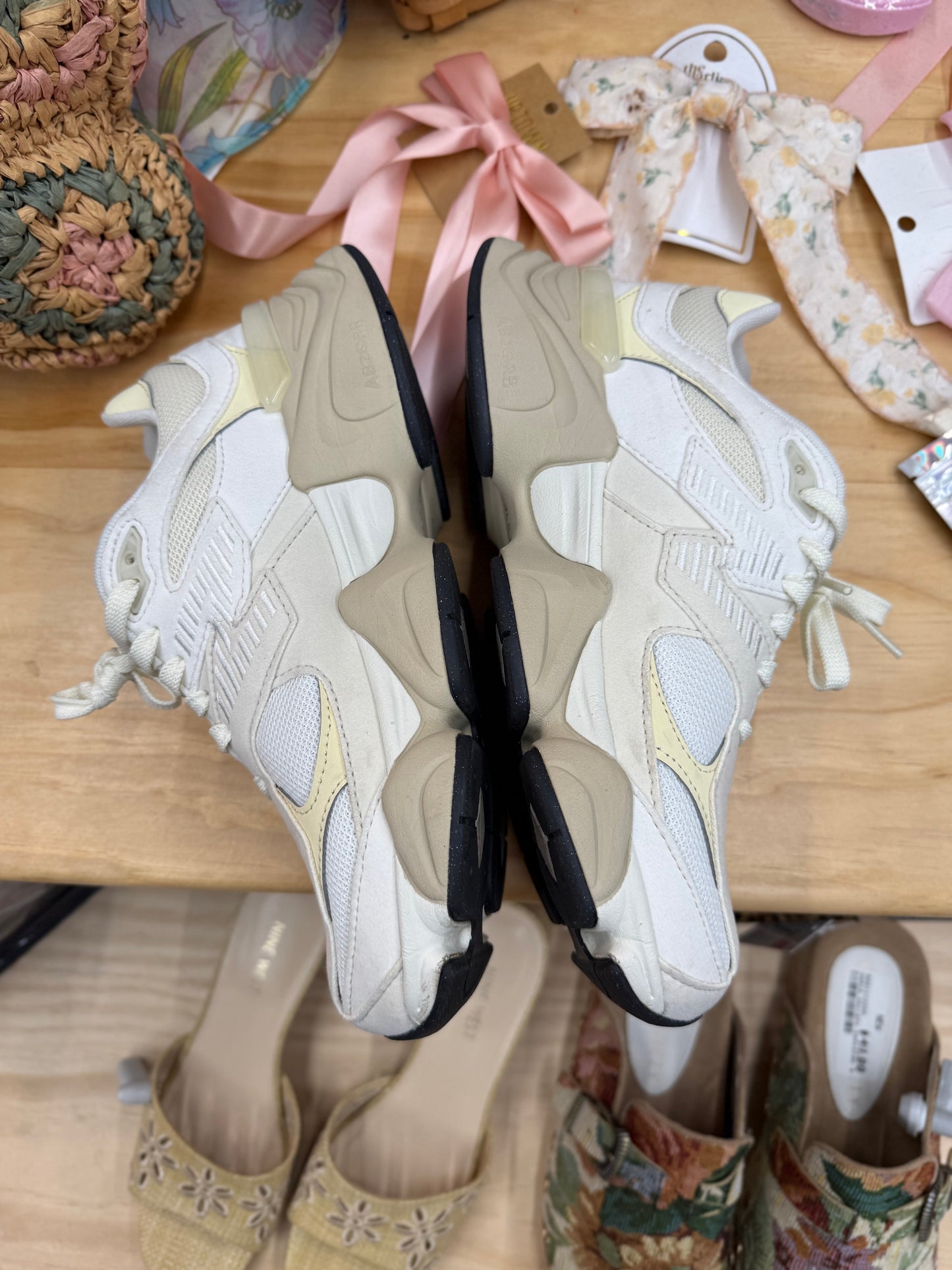 New Balance 9060 sea salt linen women’s 8.5/mens 7
