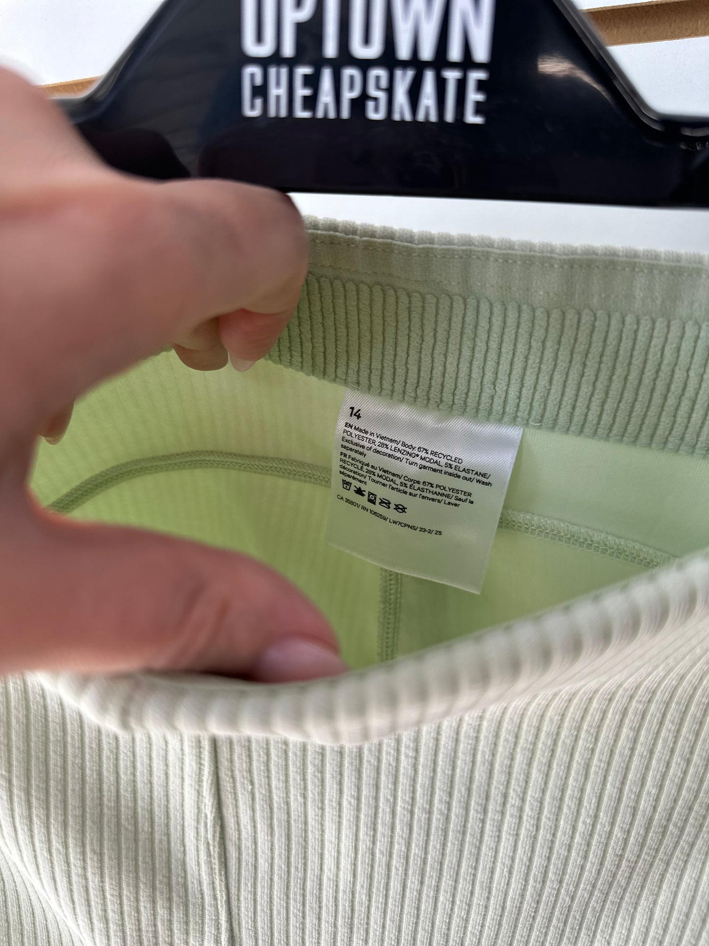 Lululemon sz 14 softstreme ribbed high rise pale green shorts