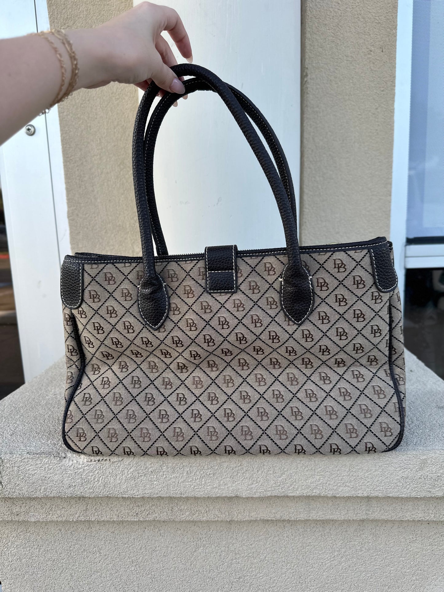 Dooney & Bourke large shoulder bag (no long strap)