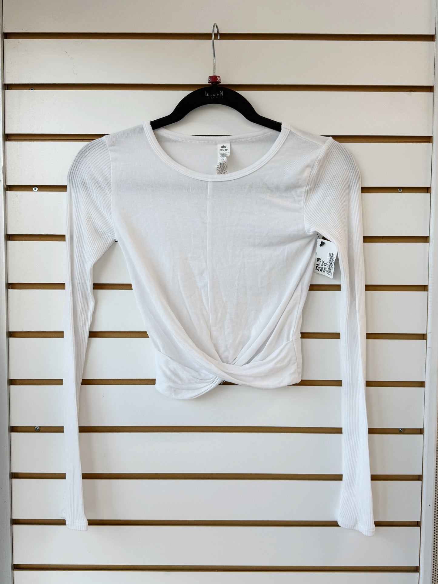 ALO Yoga white long sleeve shirt sz XS
