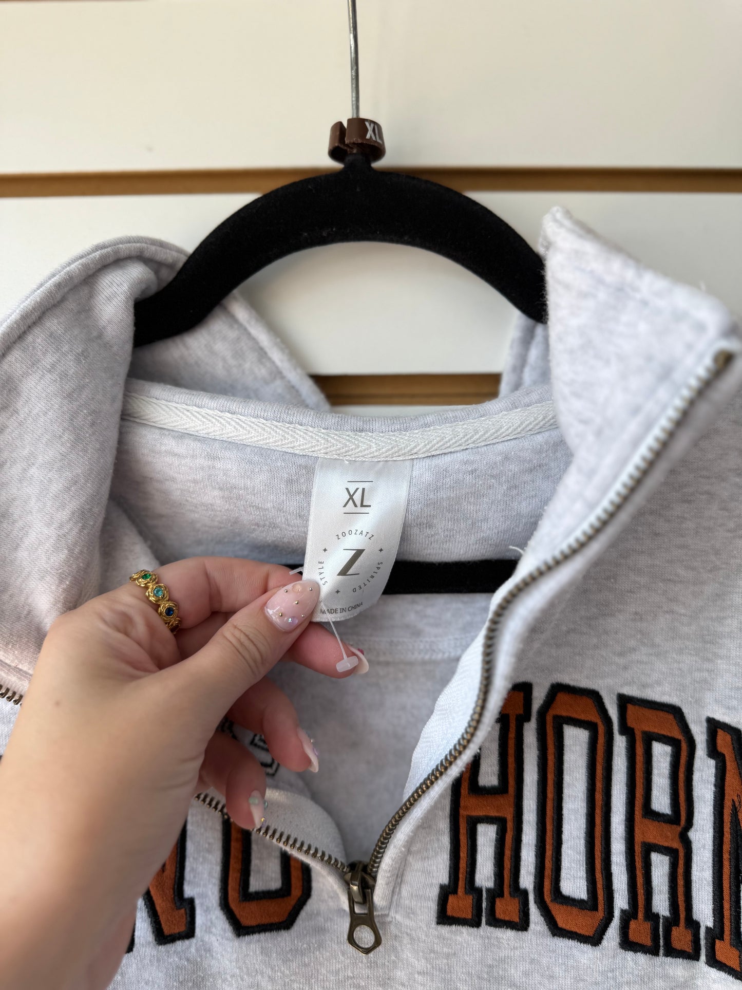 Longhorns Zoozatz gray quarter zip pullover size XL