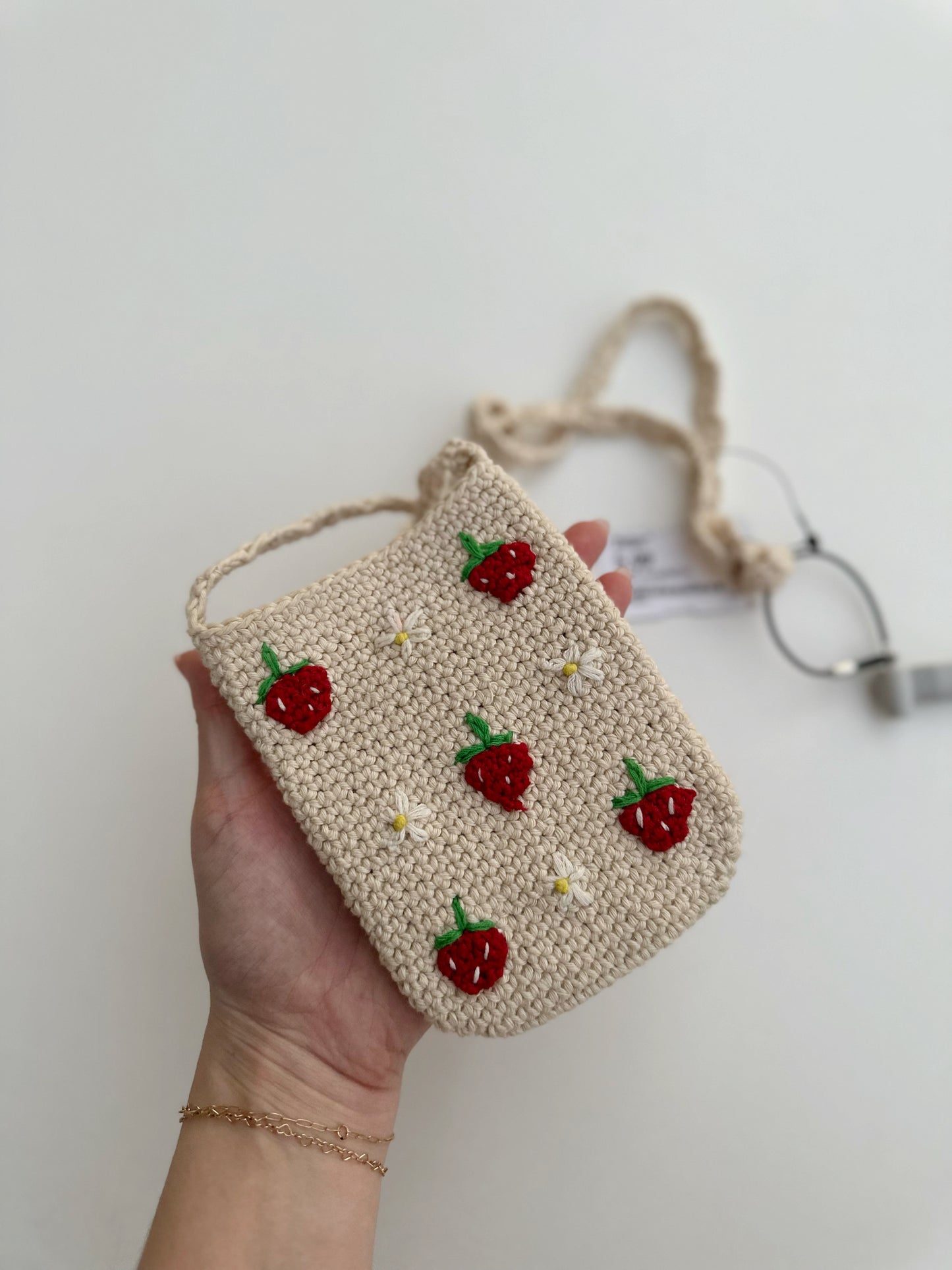 Strawberry floral knit mini bag/phone holder