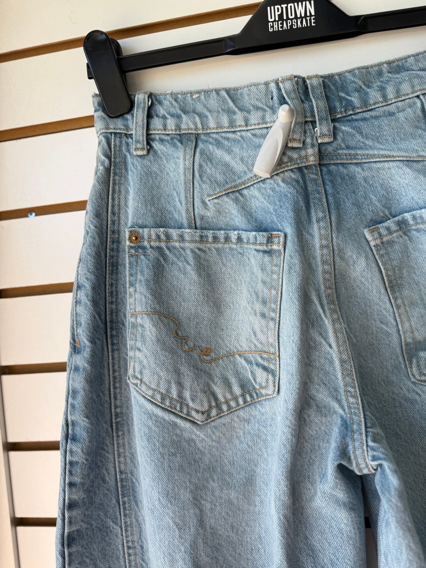 We the Free denim barrel jeans sz 25