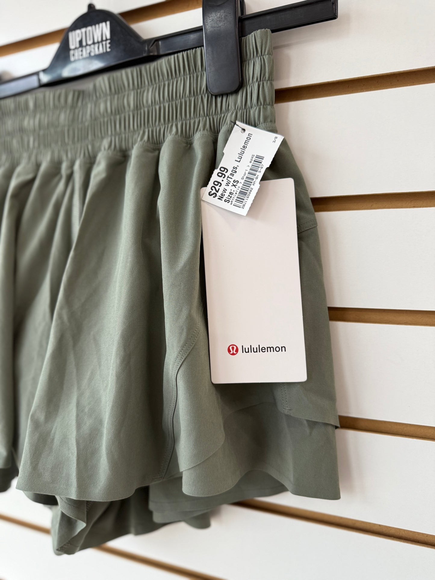 NWT Lululemon shake it out high rise run short size XS