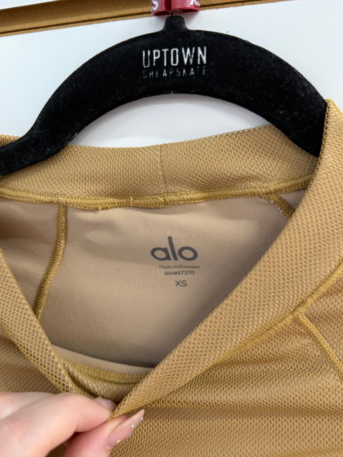 ALO Yoga vision mesh top sz XS caramel latte