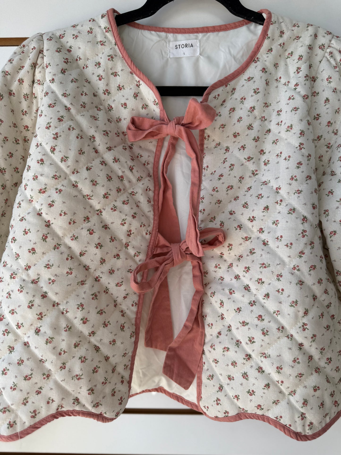 Storia pink and cream floral quilted tie jacket size large