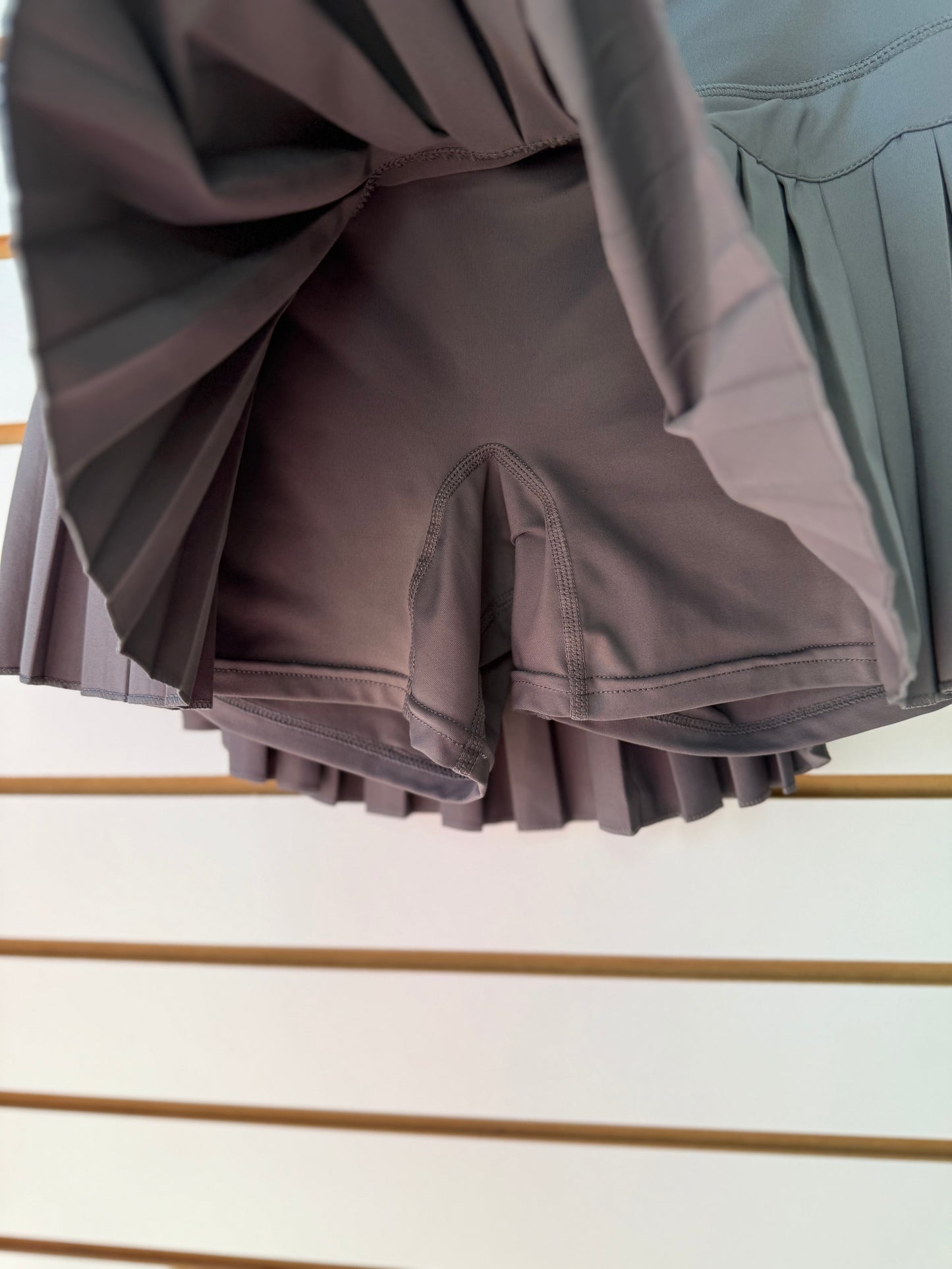 Goldhinge pleated skort size XS