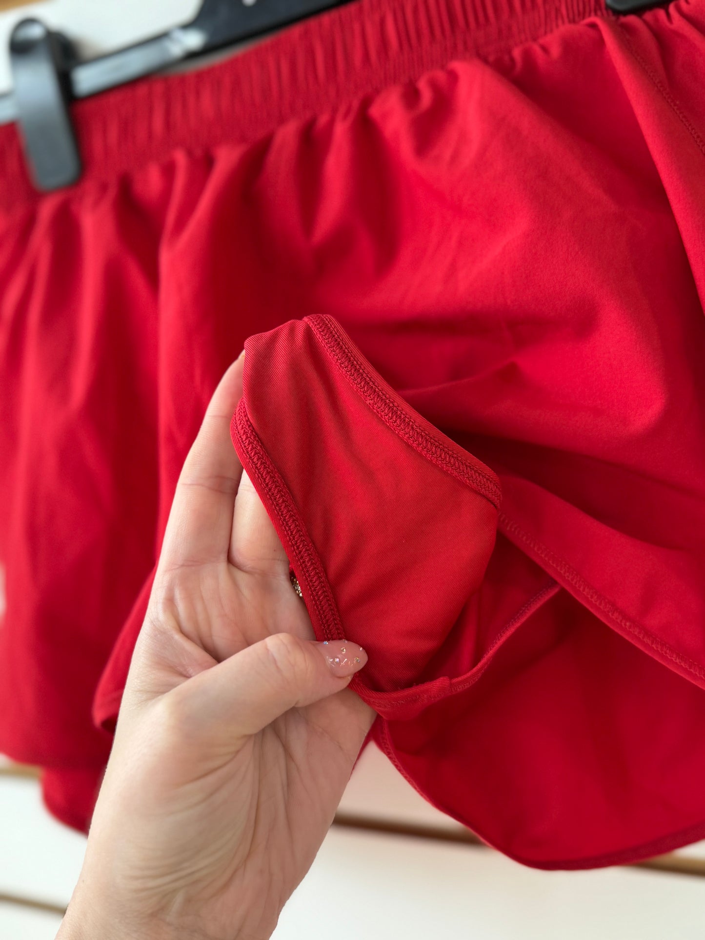 ALO Yoga red shorts sz small