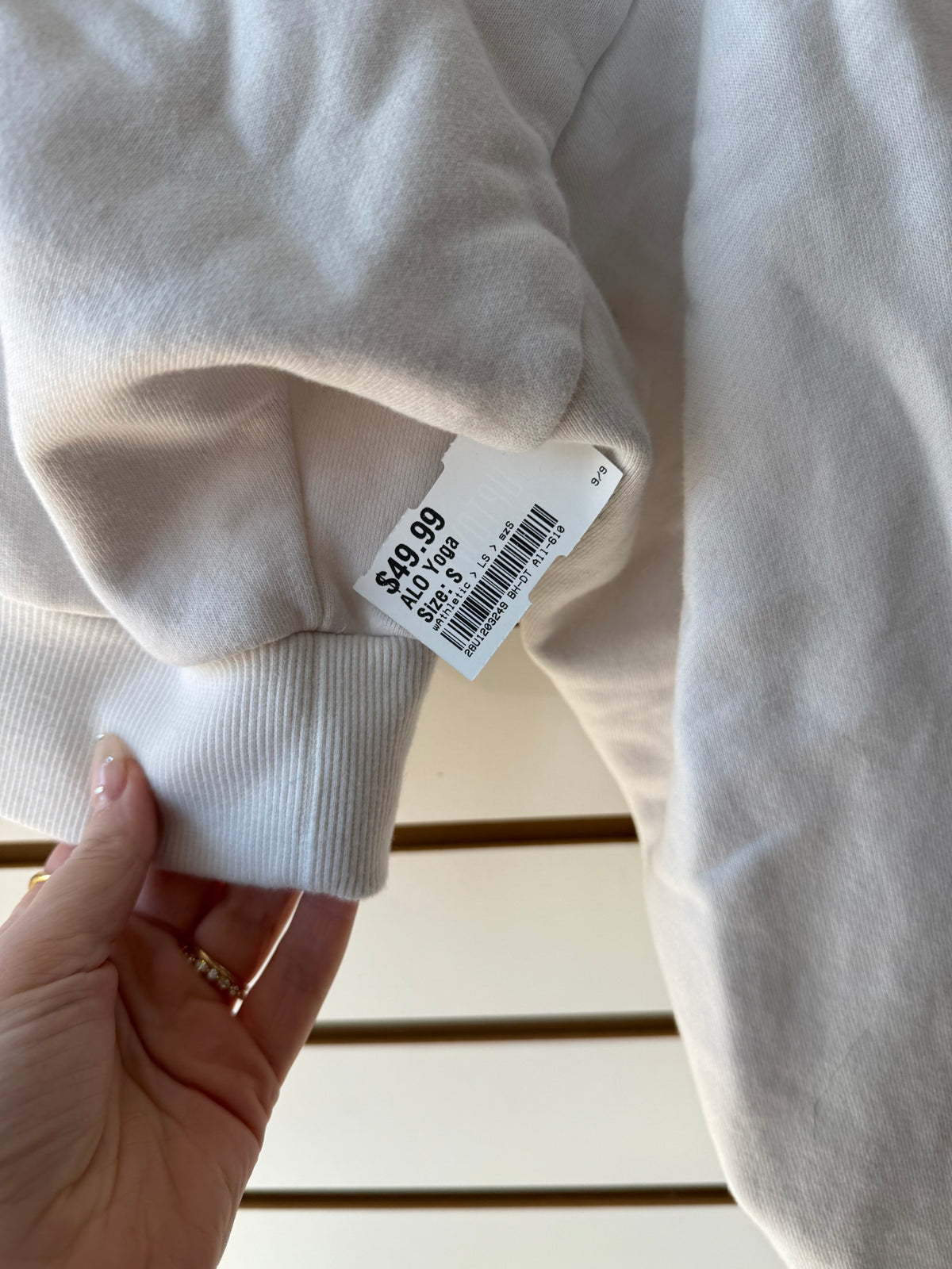 ALO Yoga white cropped pullover size small