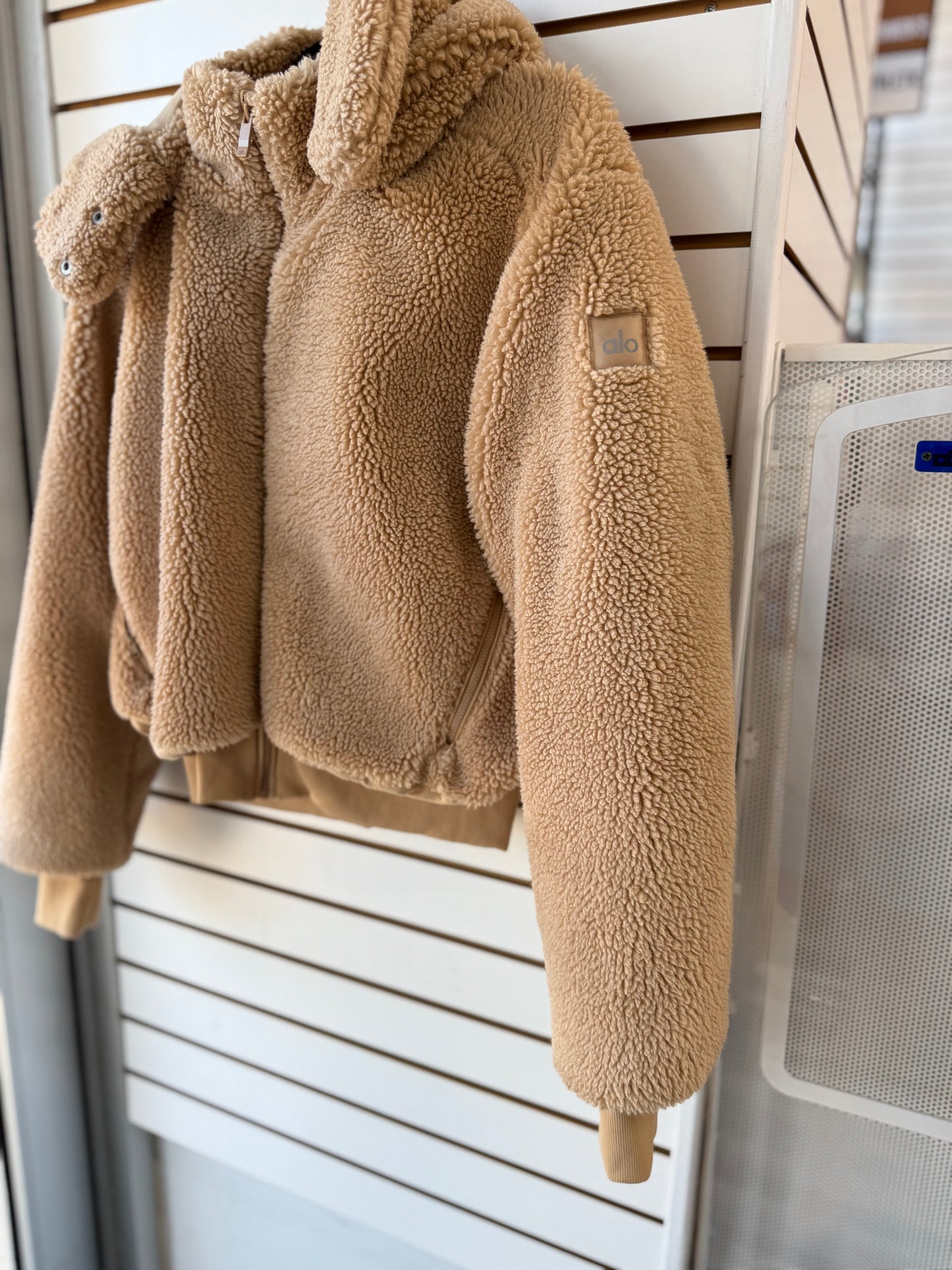 ALO Yoga foxy sherpa jacket (no size tag, best fit S/M) with removable hood
