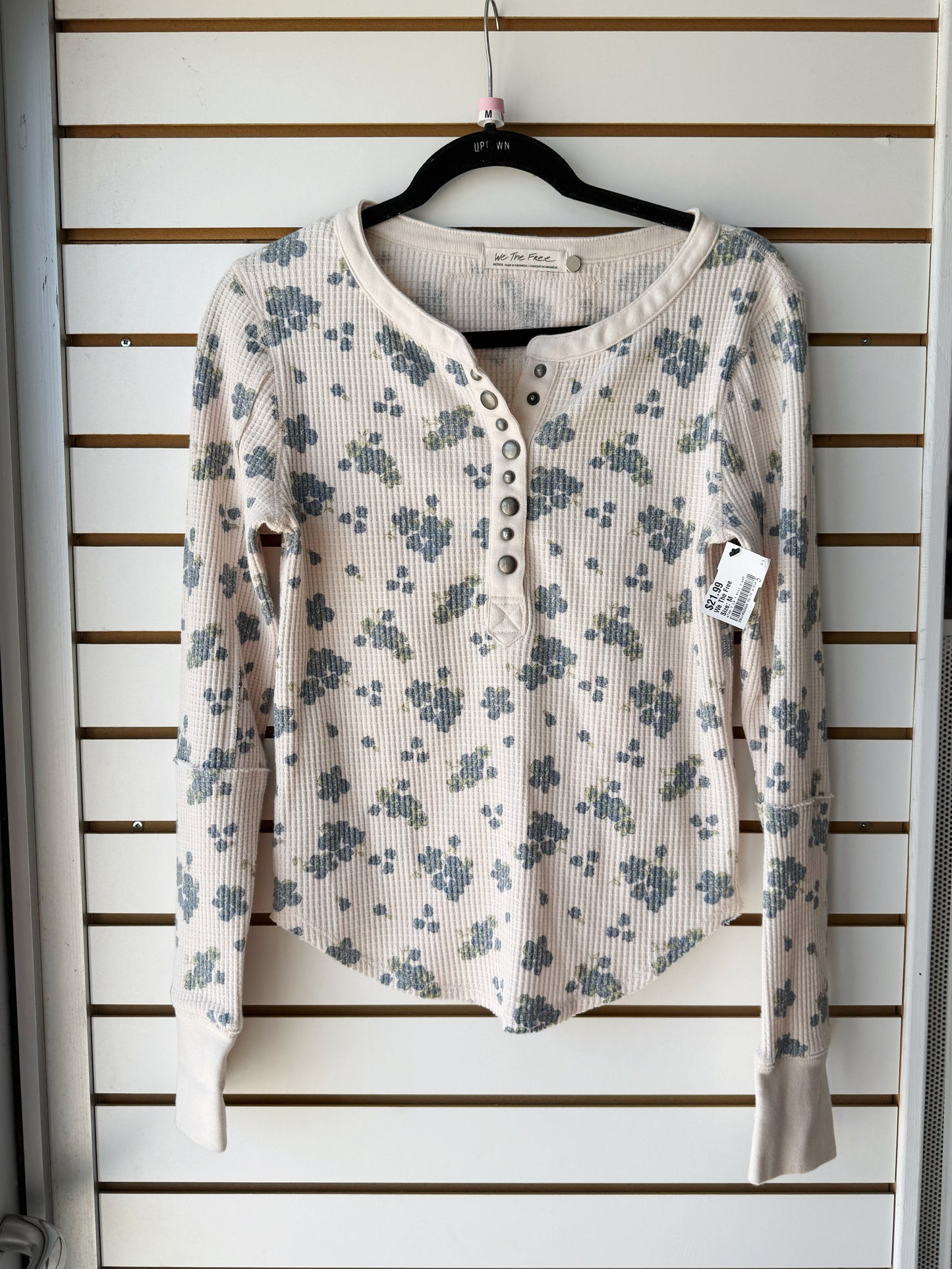 We the Free everest henley in tea floral print sz Medium