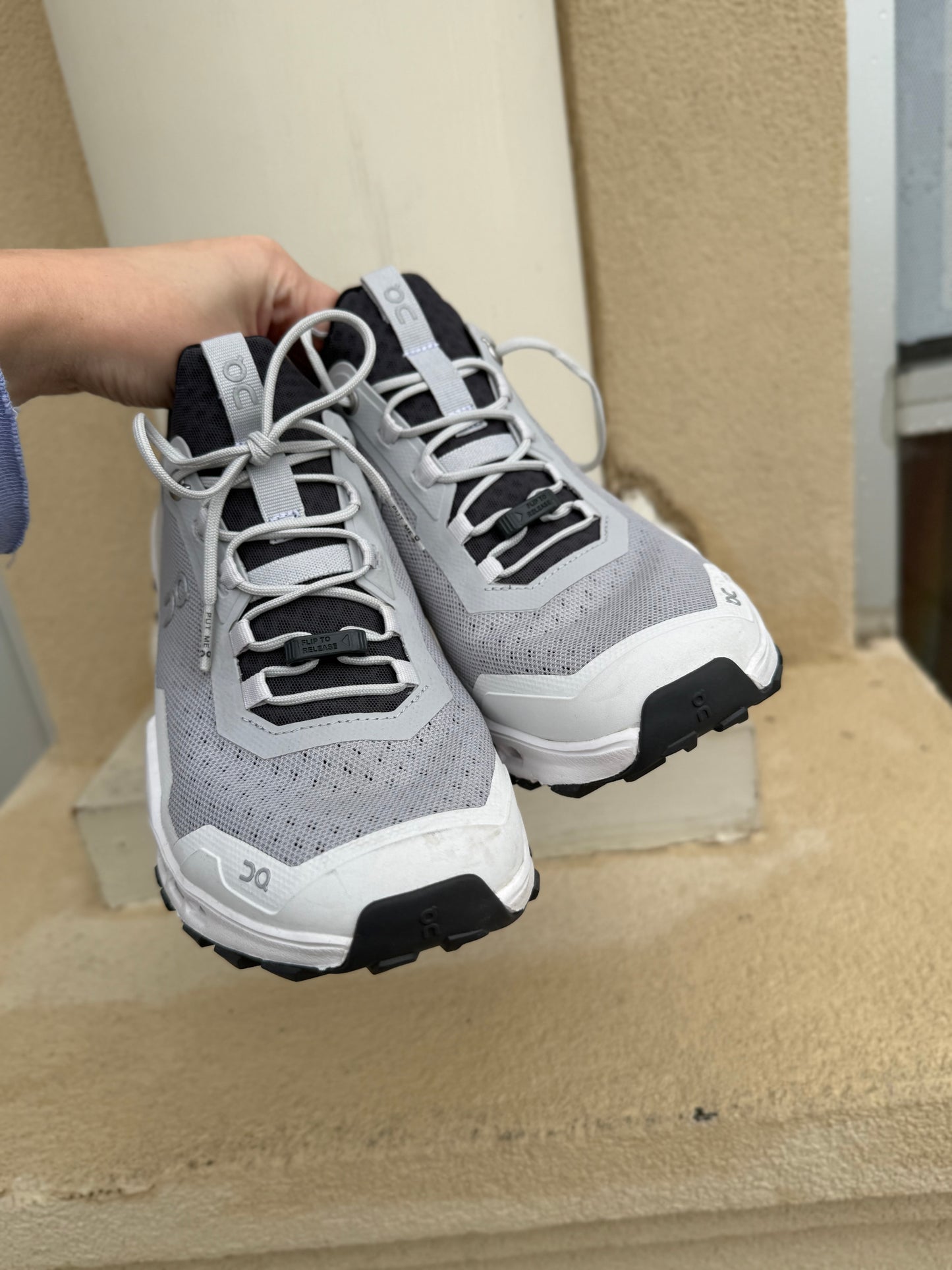 ON Cloudultra glacier frost sneakers size women’s 8.5