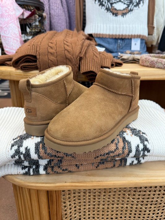 UGG like-new classic ultra mini boots size women’s 9