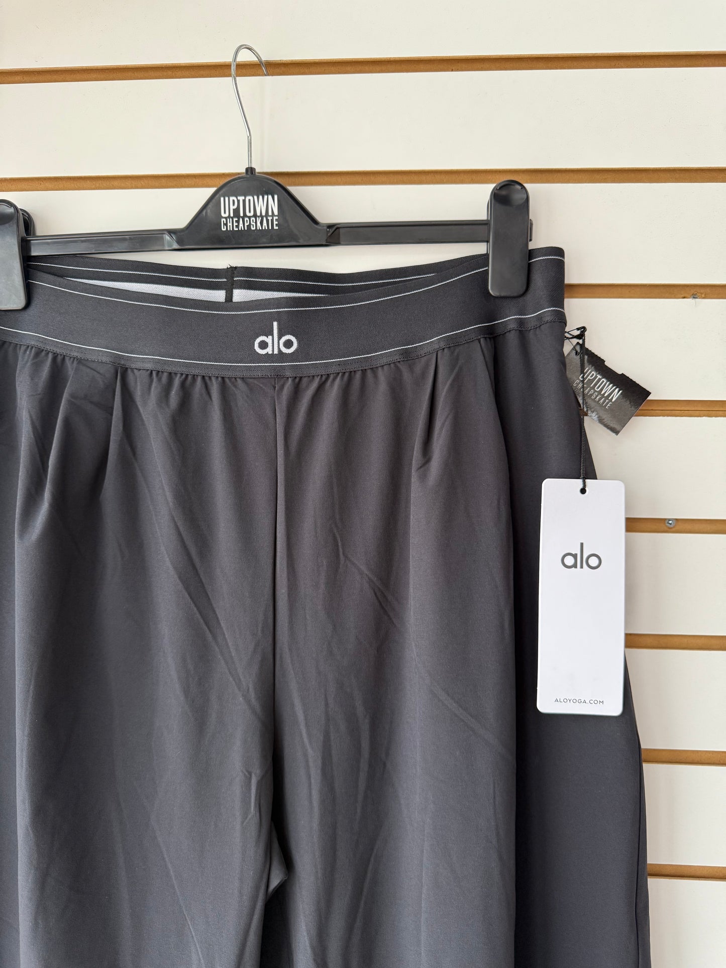 NWT ALO Yoga suit up trousers (regular) size large