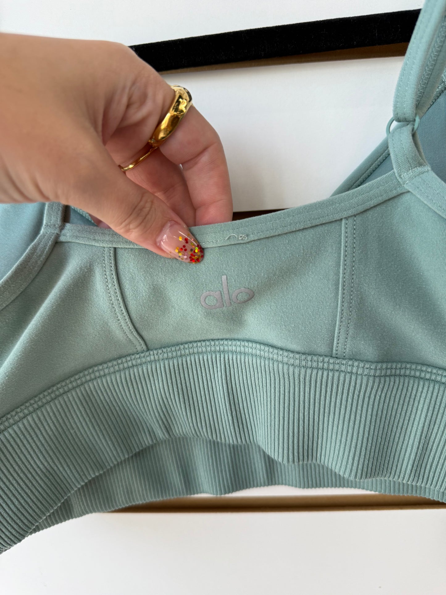 ALO Yoga sports bra size small (light wear)