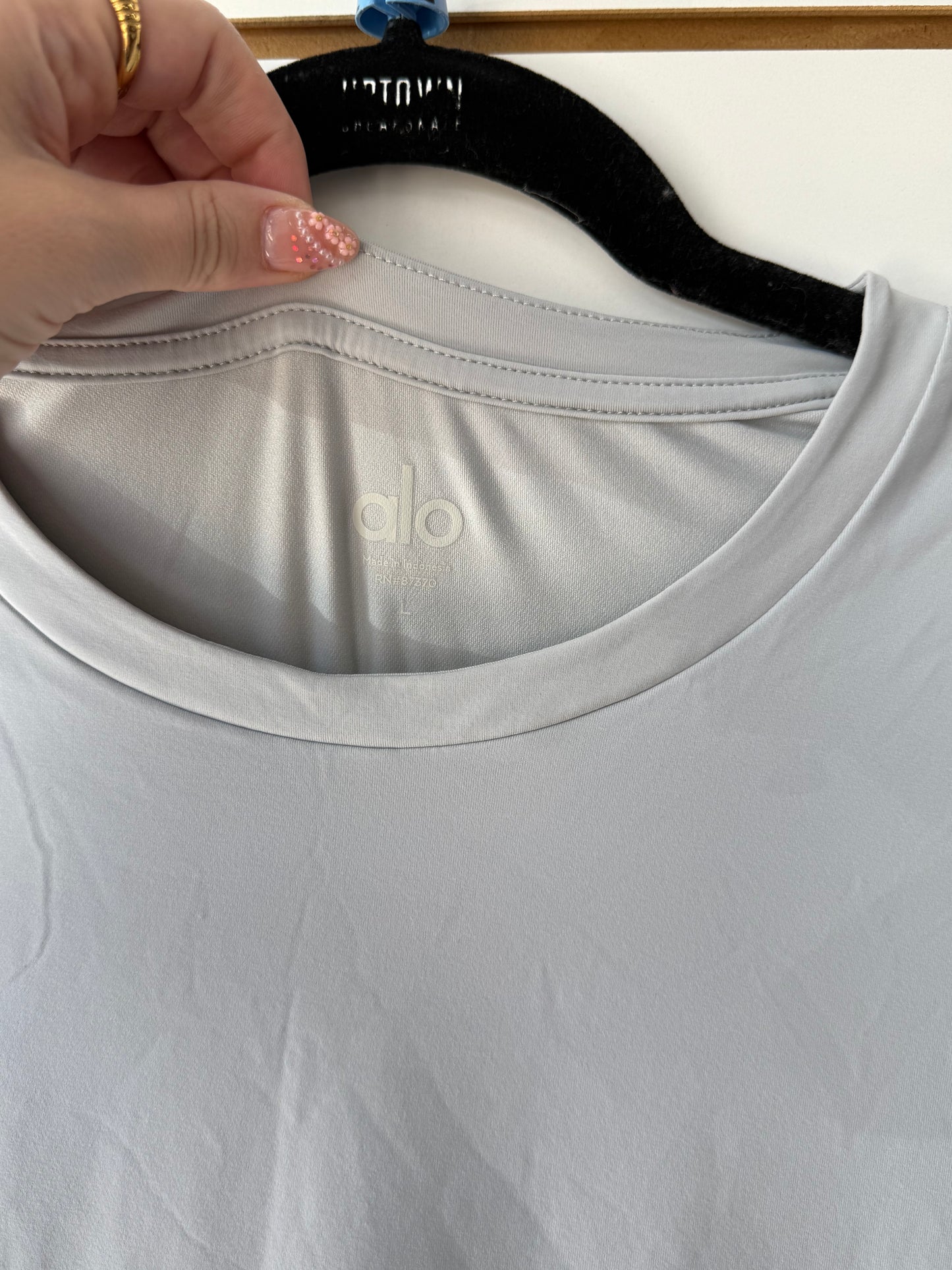 Men’s ALO Yoga gray muscle tank size large