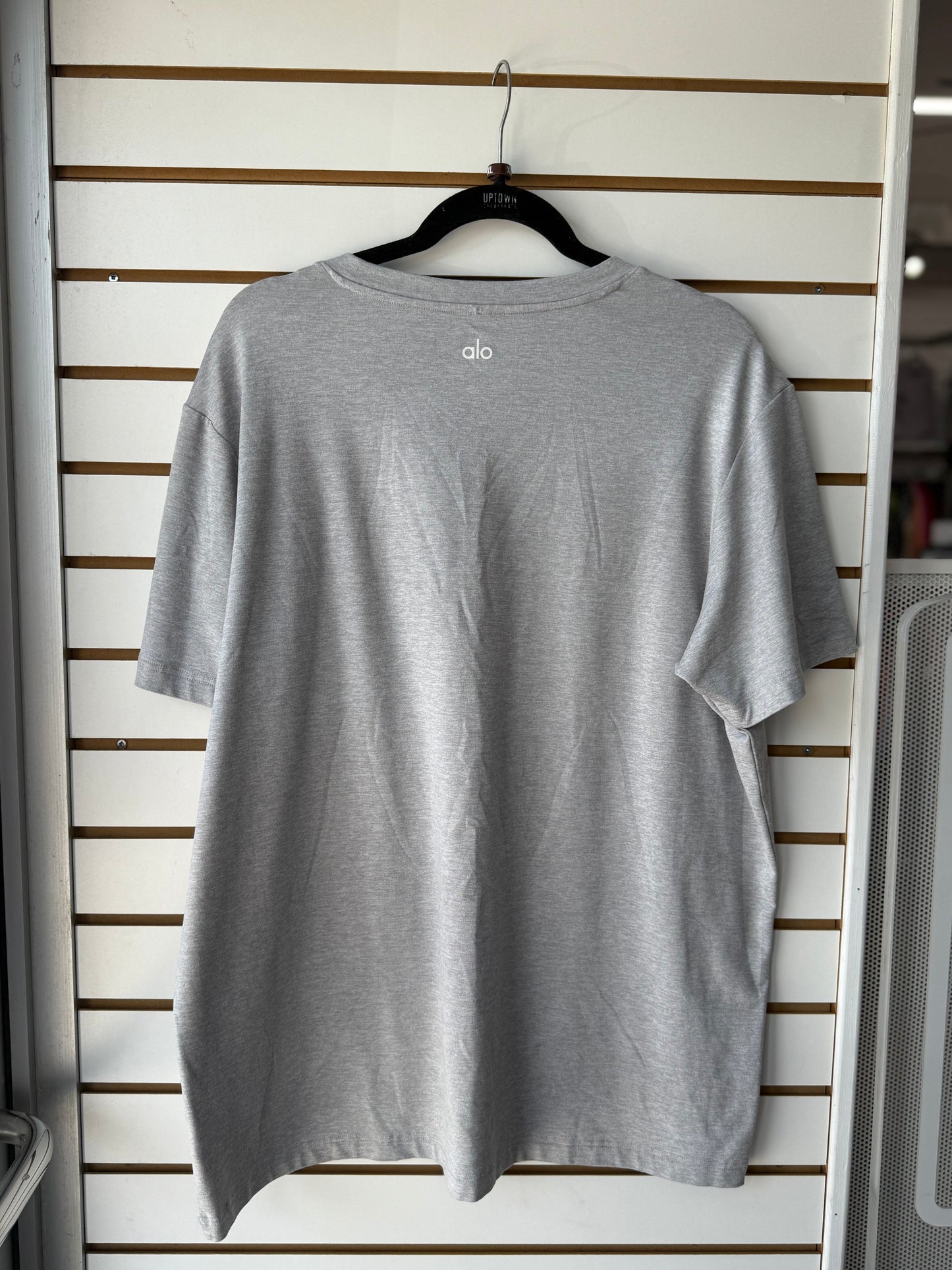 ALO Yoga men’s gray tee size extra large