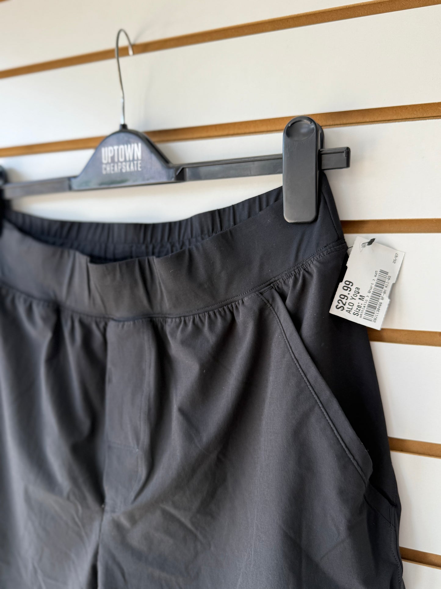 Men’s ALO Yoga black shorts size medium