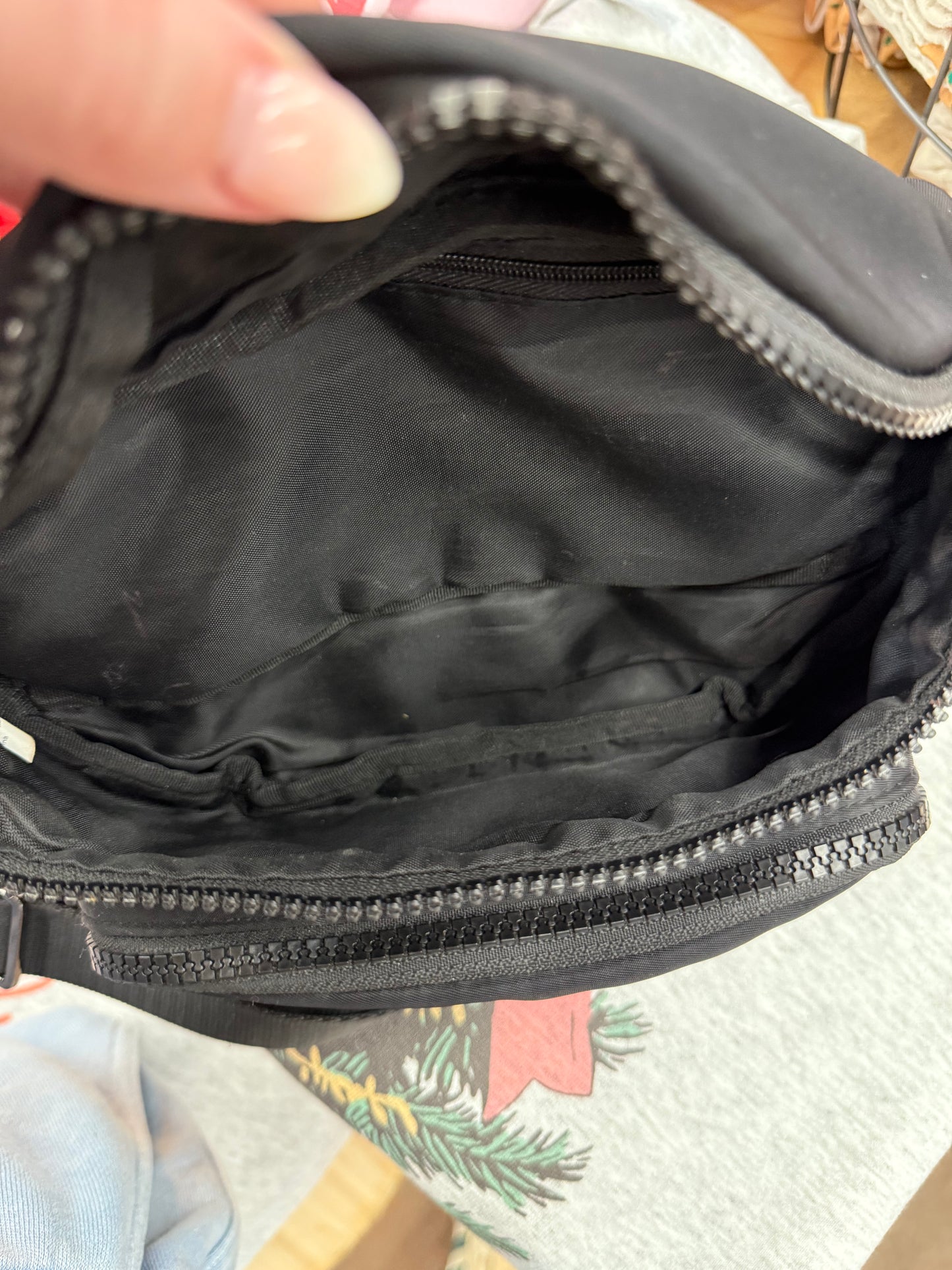 as-is ALO Yoga black belt bag