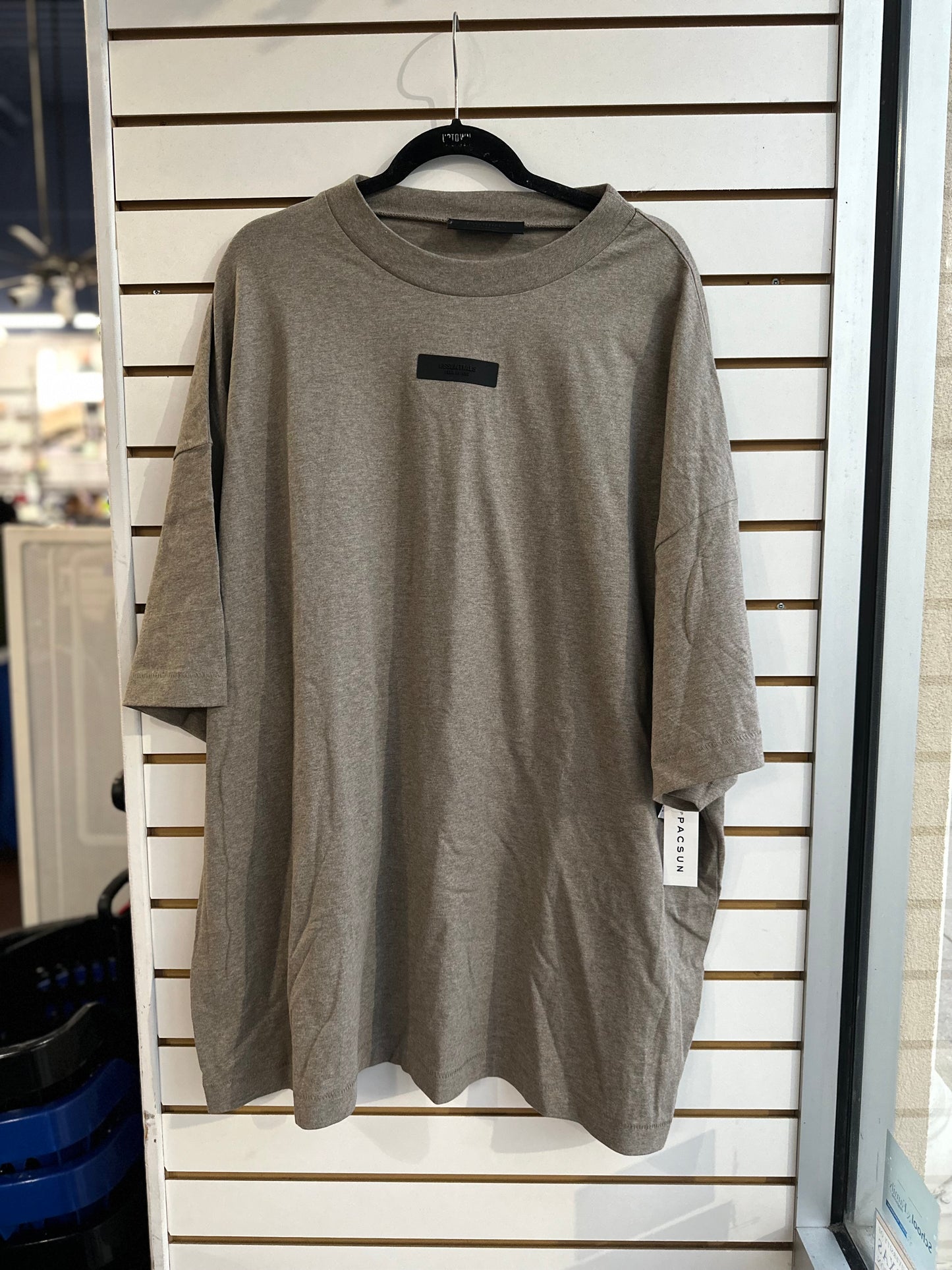 NWT Essentials Fear of God men’s tee size XL