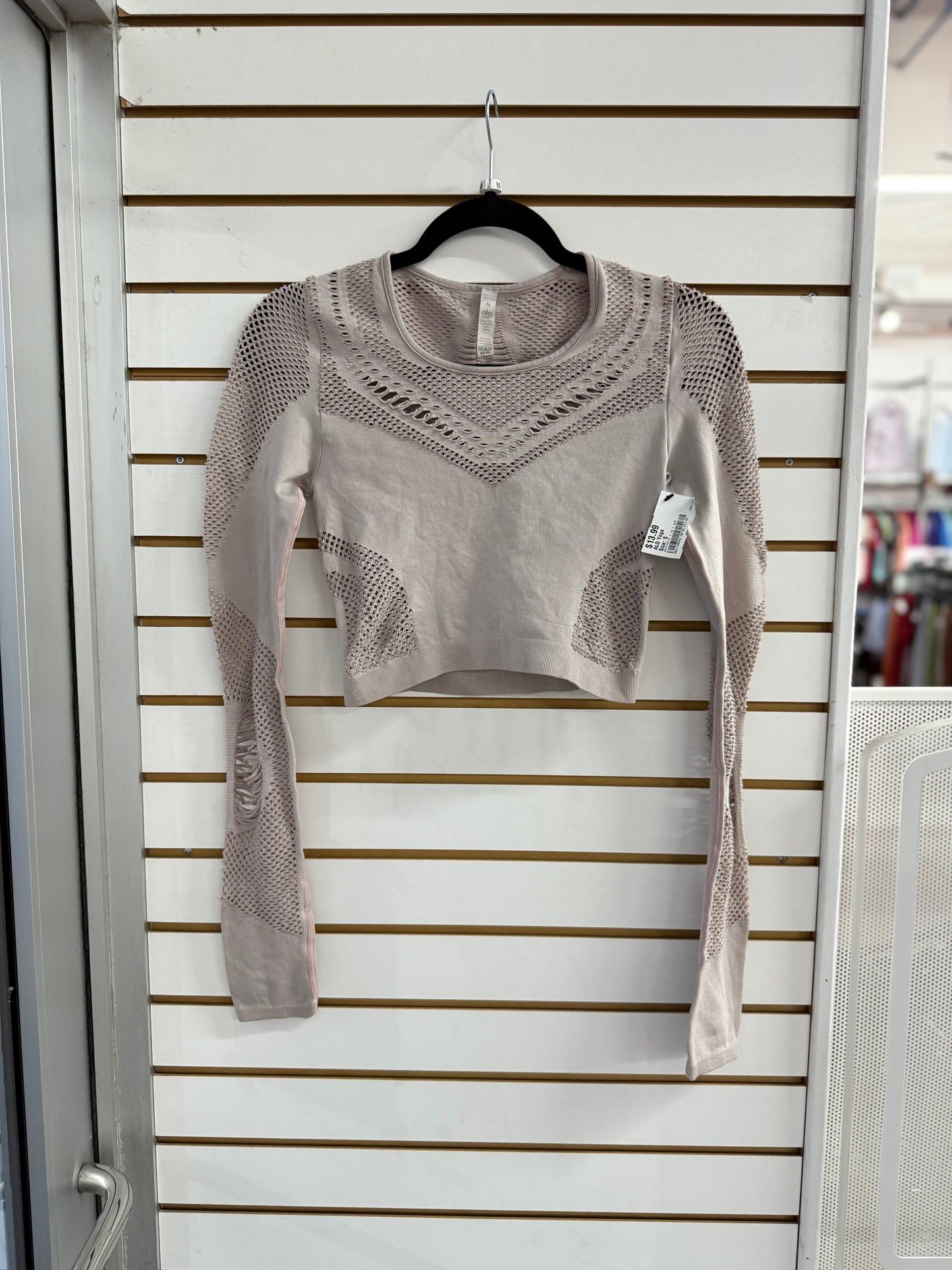 ALO Yoga siren long sleeve top size small (small spot on sleeve)