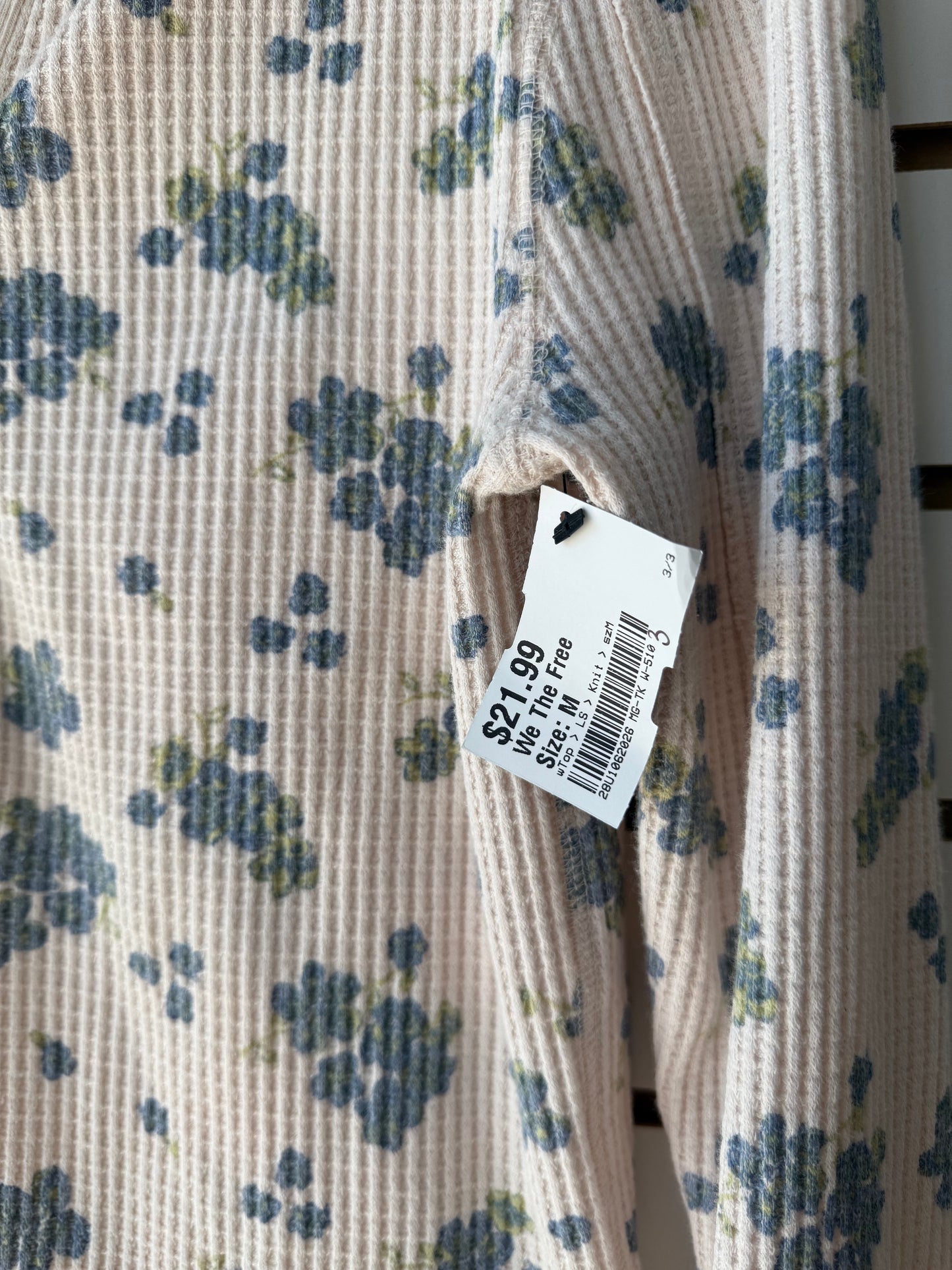 We the Free everest henley in tea floral print sz Medium