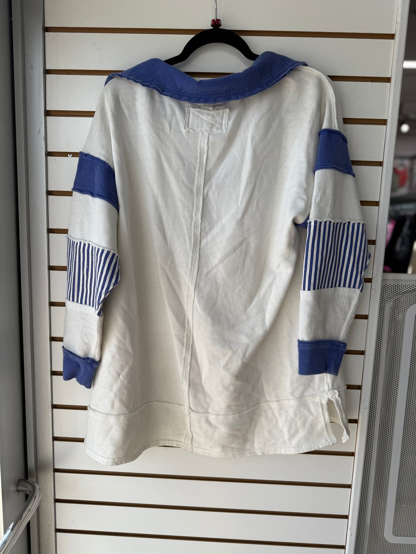 We the Free blue & white striped v neck pullover sz XS