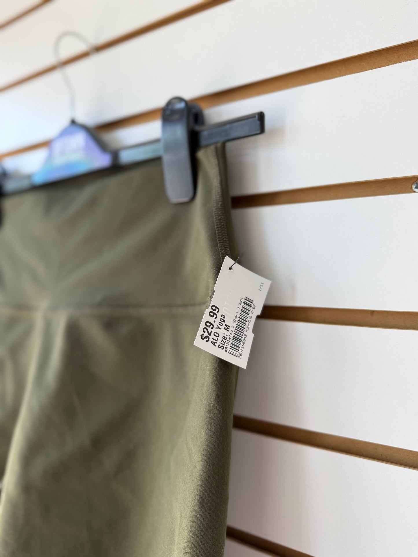 ALO Yoga green biker shorts size medium
