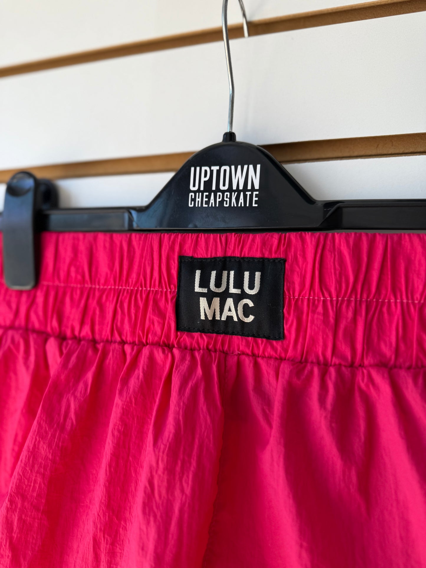 Lulu Mac OG short (unlined athletic short) hot pink sz L