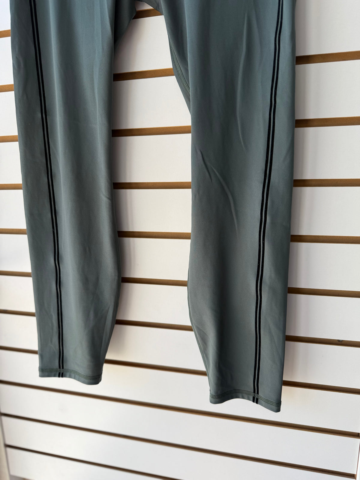 ALO Yoga airlift leggings size large