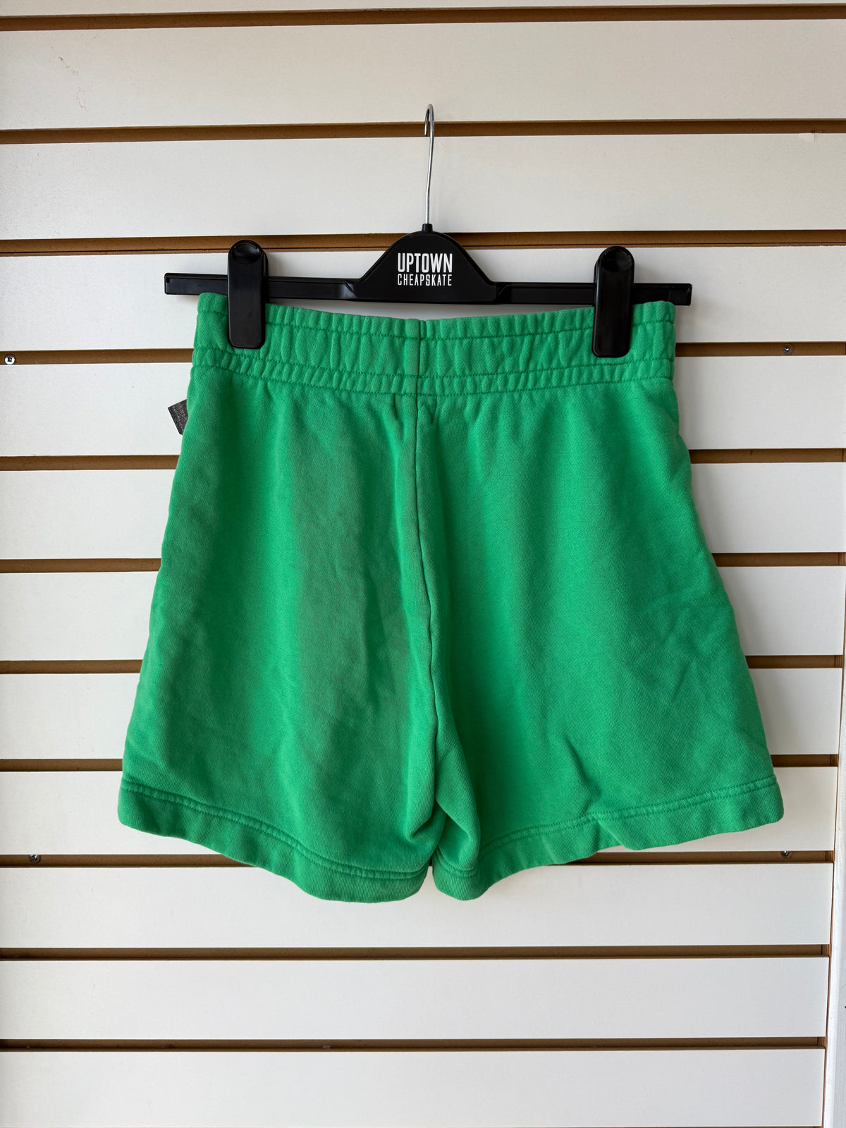 Wilfred Free Aritzia green sweat shorts size small
