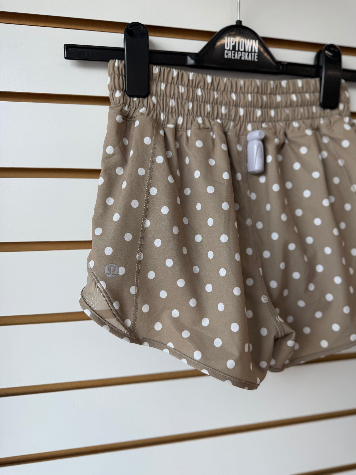 Lululemon polka dot hotty hot shorts size 2