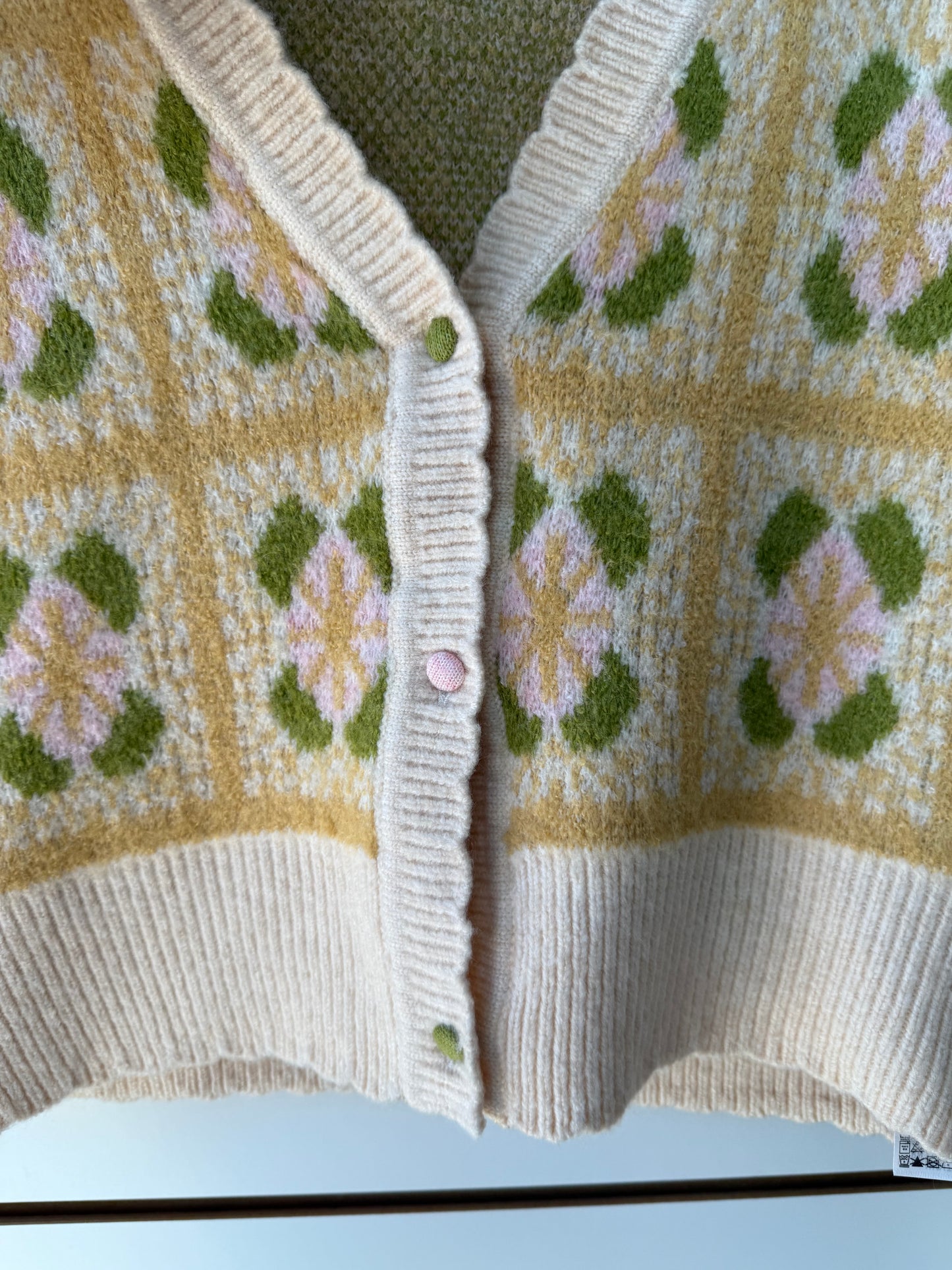 NWT Zara cropped floral sweater size large