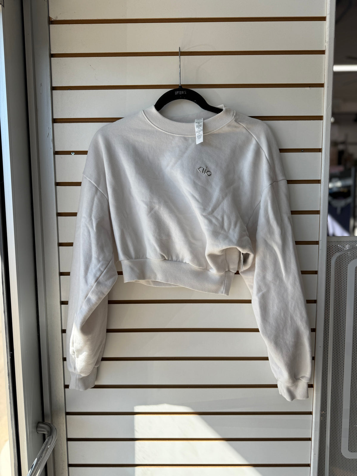 ALO Yoga white cropped pullover size small