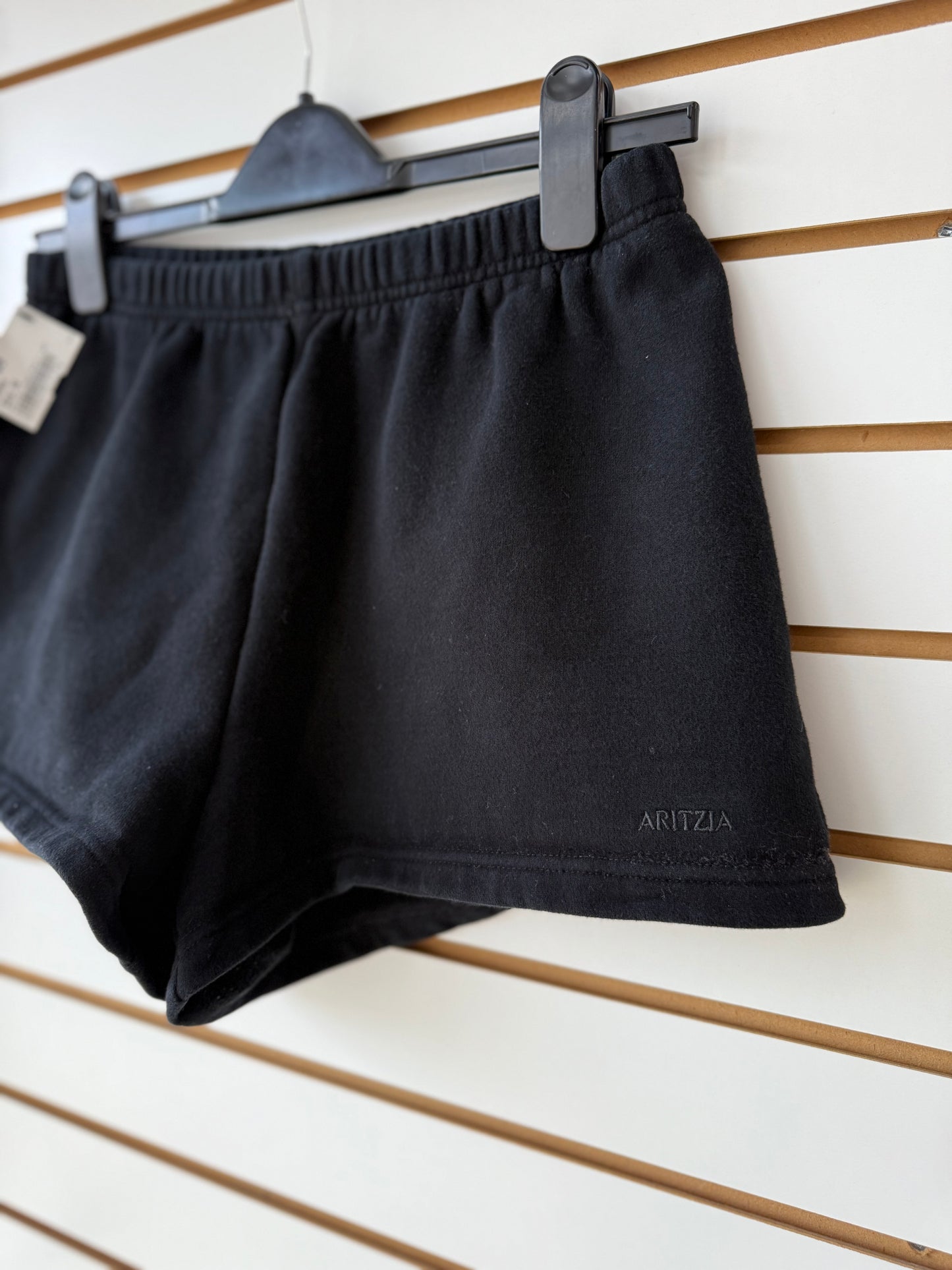 Aritzia black sweat fleece shorts sz medium