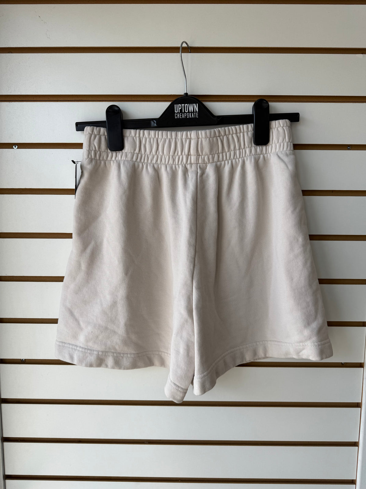 Wilfred Free Aritzia cream sweat shorts size small